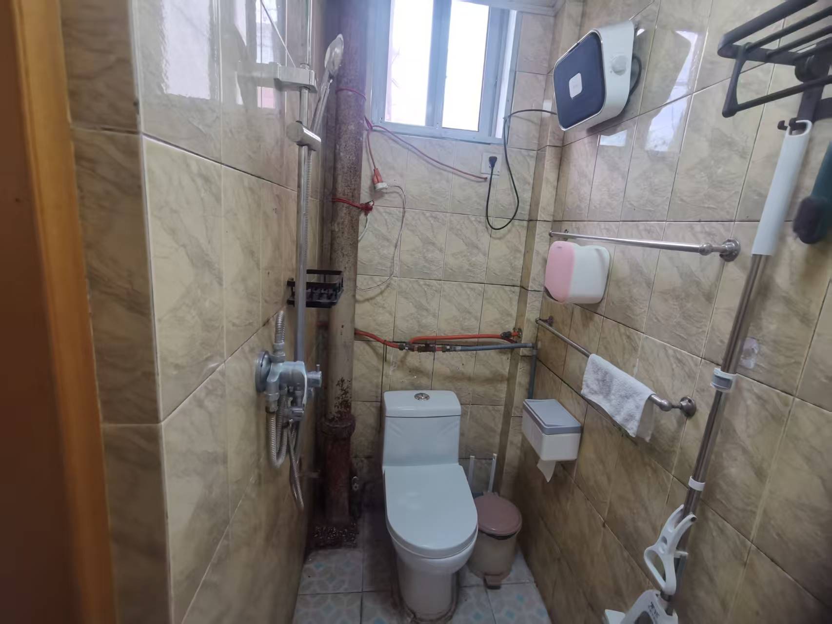青年中路9号 3室1厅1卫 82m&sup2;