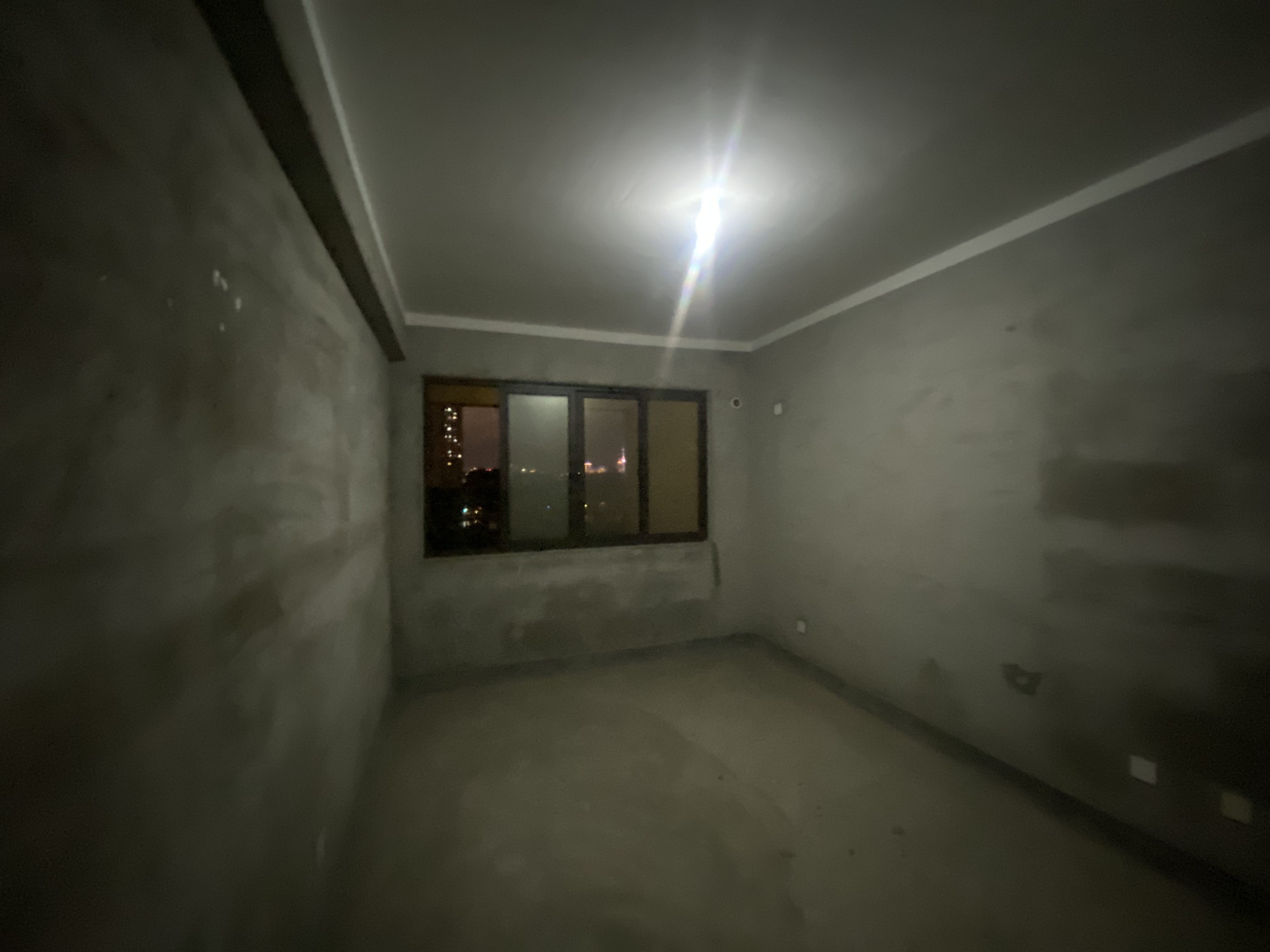 华强城 4室2厅2卫 158m&sup2;