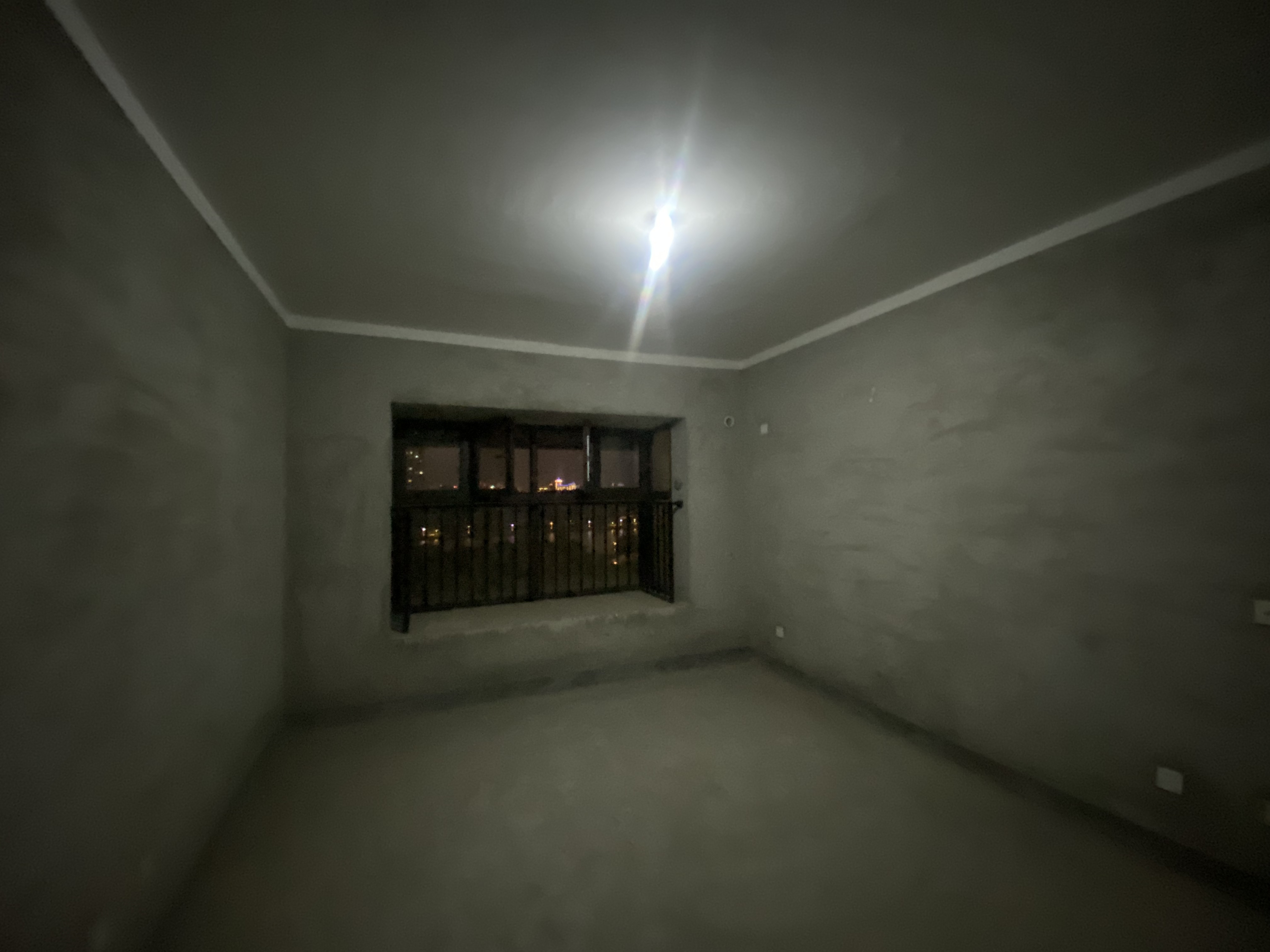 华强城 4室2厅2卫 158m&sup2;