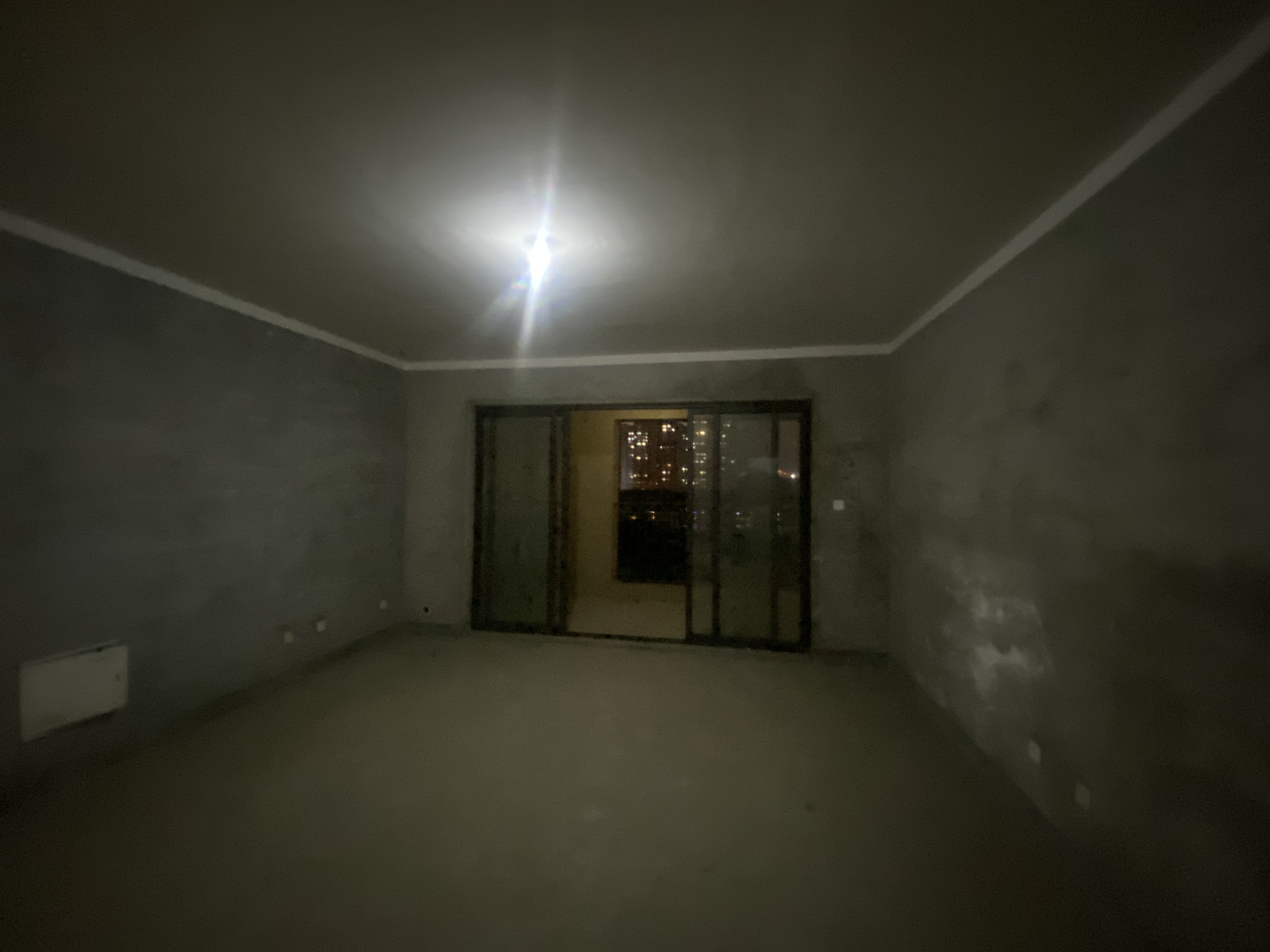 华强城 4室2厅2卫 158m&sup2;