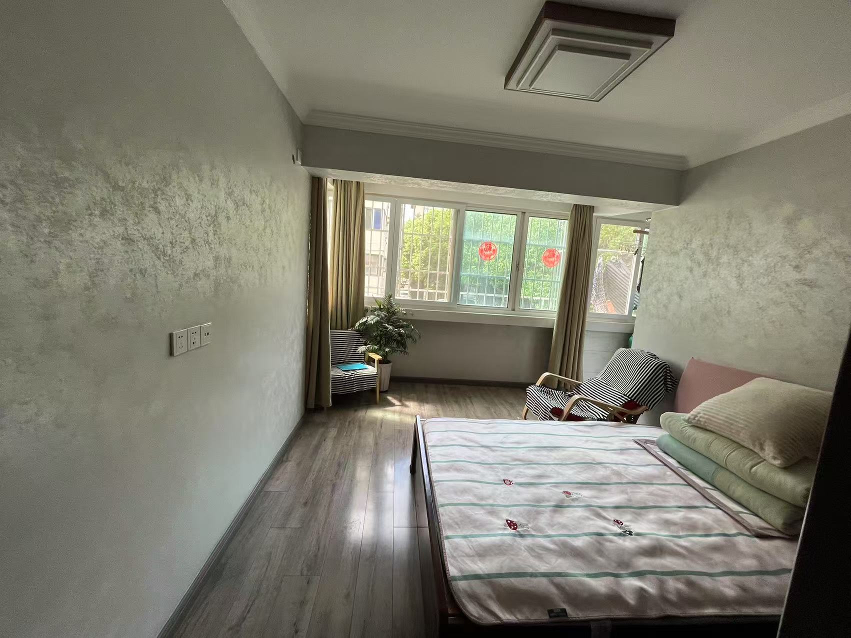 怡园新村 2室1厅1卫 68m&sup2;