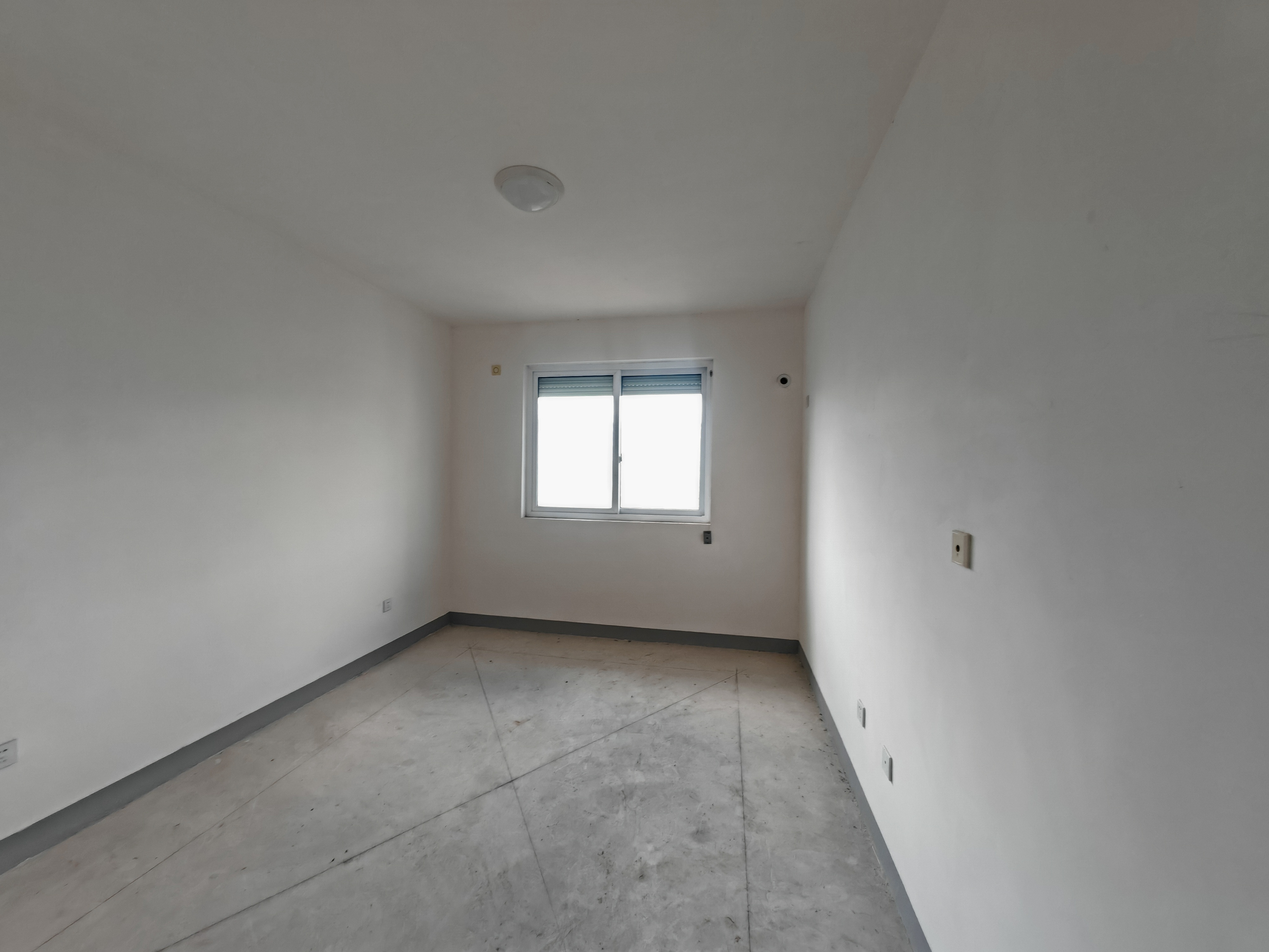 金韵华庭 2室2厅1卫 76m&sup2;