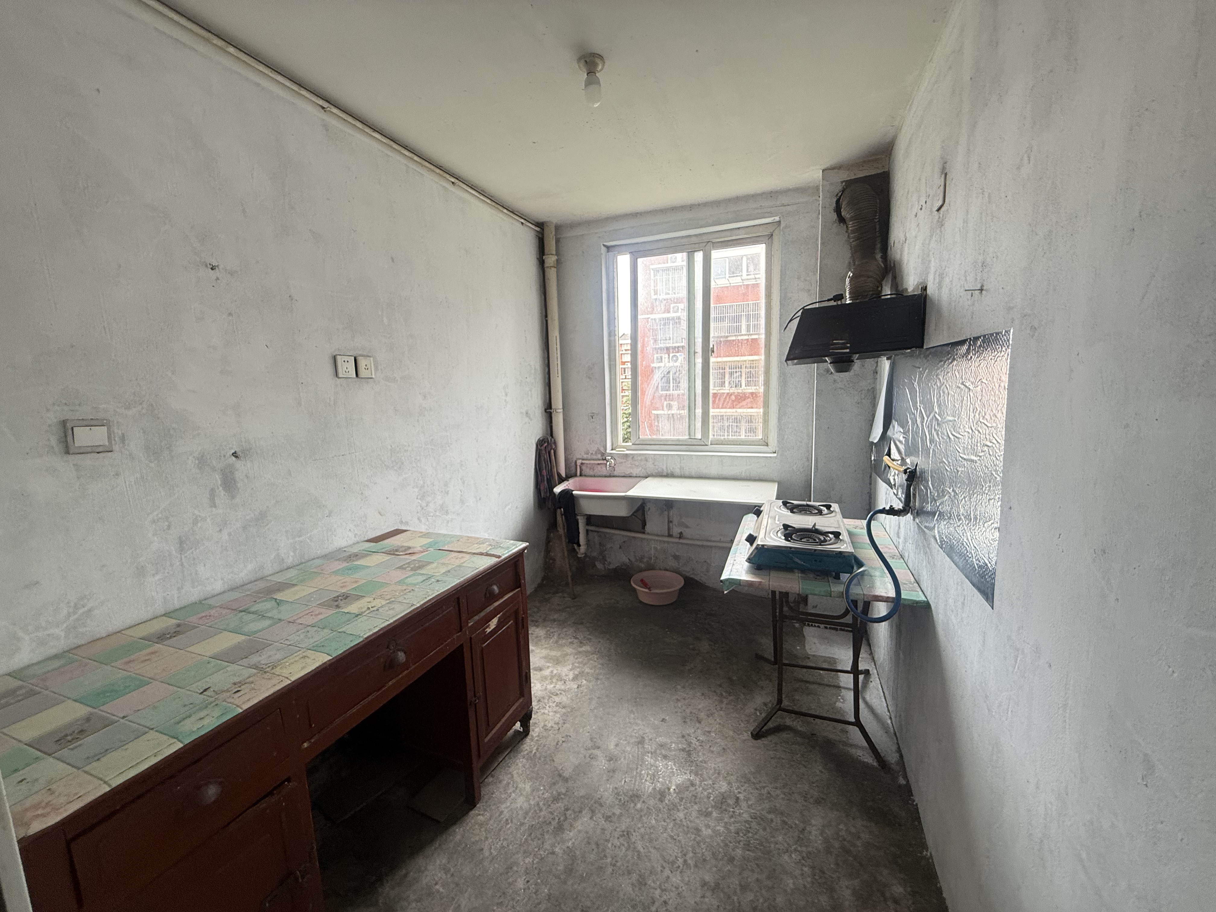 秦灶新村北区 2室2厅1卫 80m&sup2;
