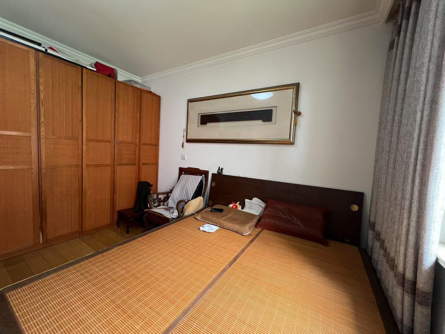 天虹公寓 3室1厅2卫 143.40m&sup2;