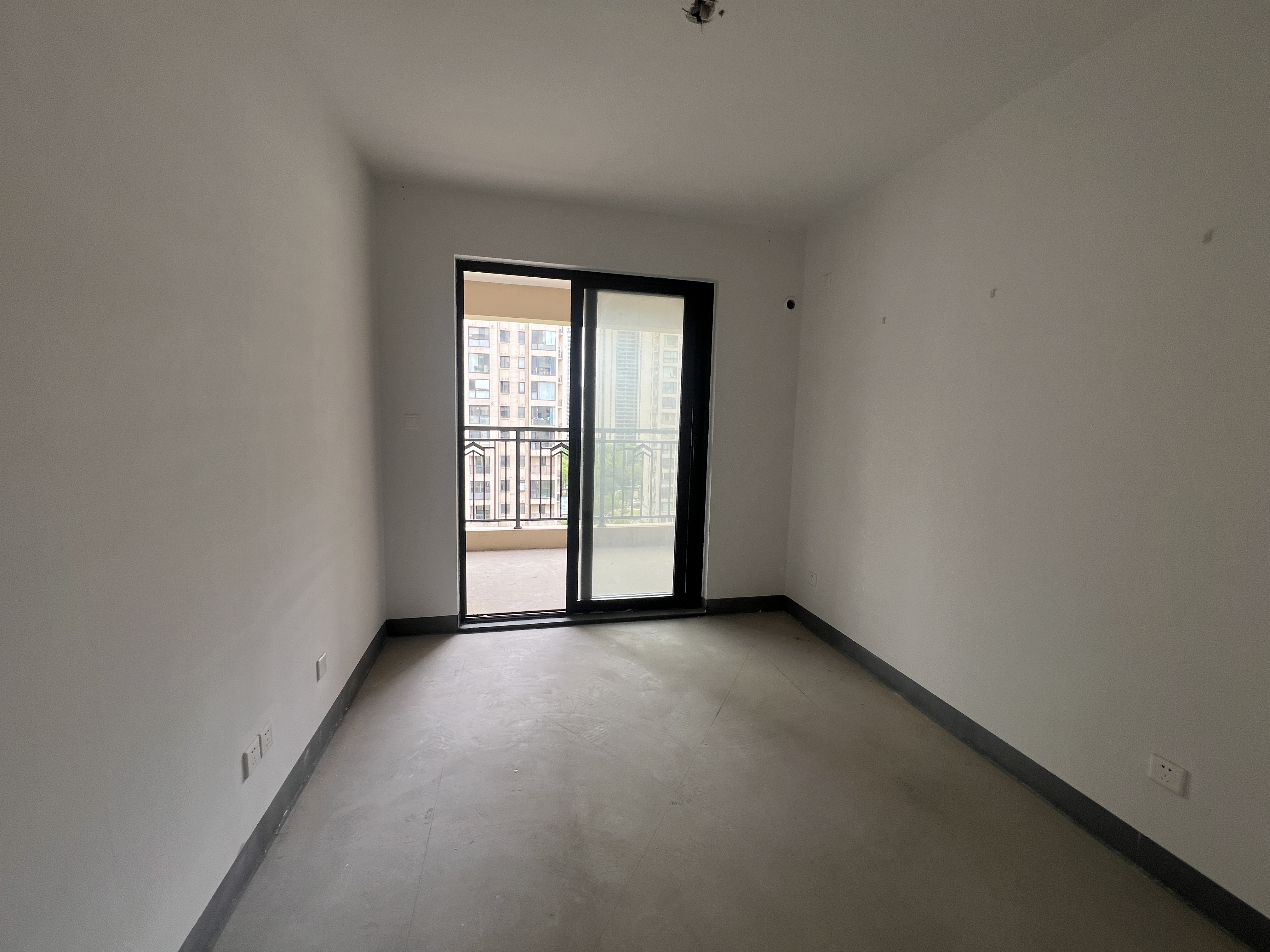 招商新城雍景湾 4室2厅2卫 139m&sup2;