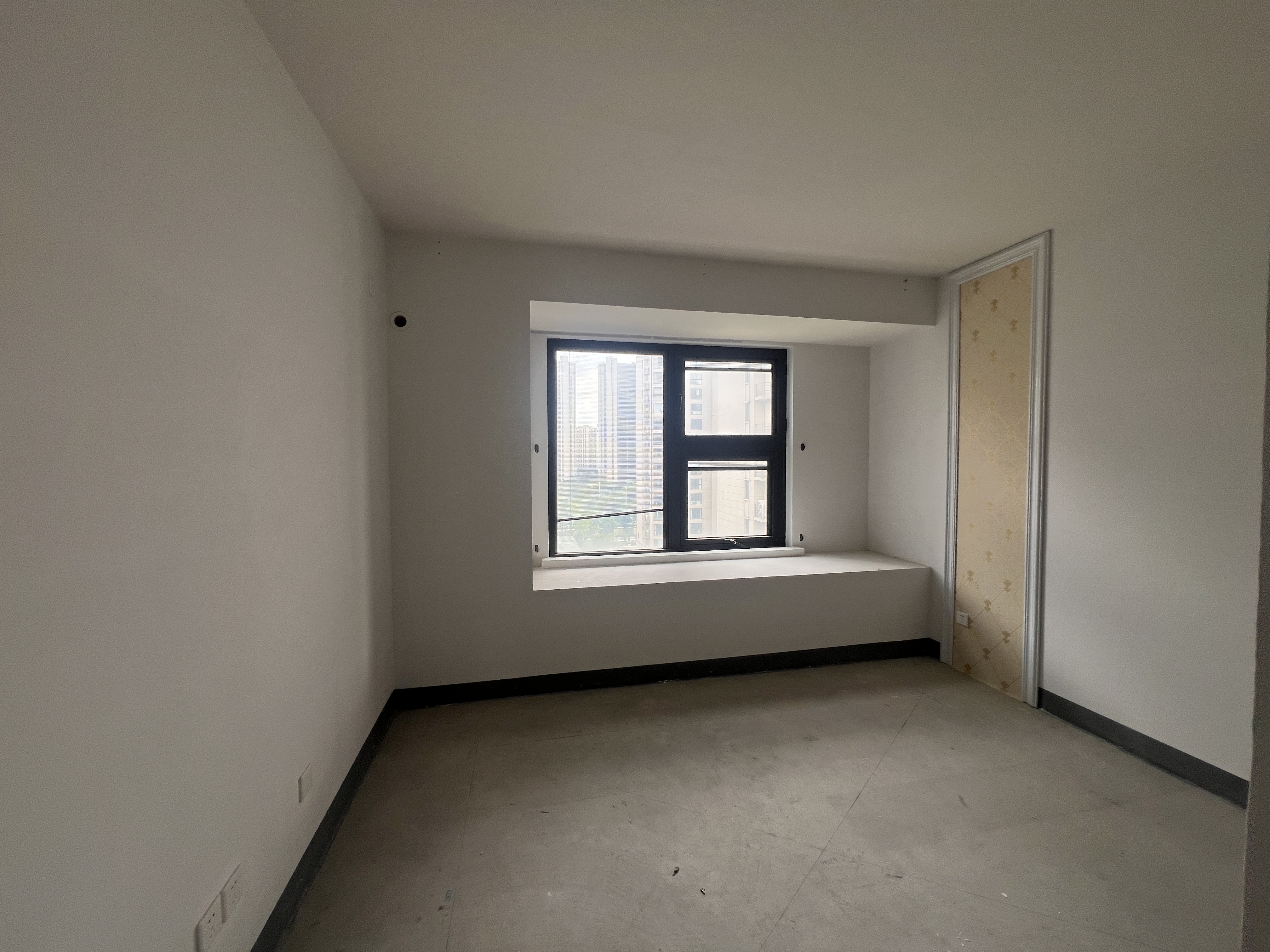 招商新城雍景湾 4室2厅2卫 139m&sup2;