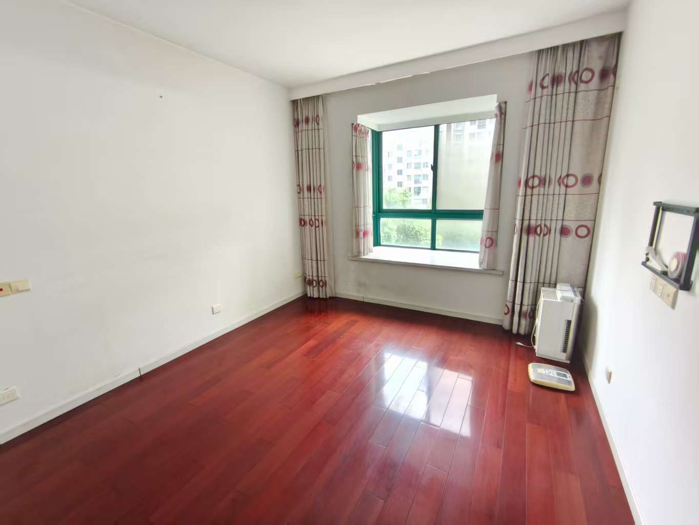 新城小区 3室2厅1卫 143.00m&sup2;