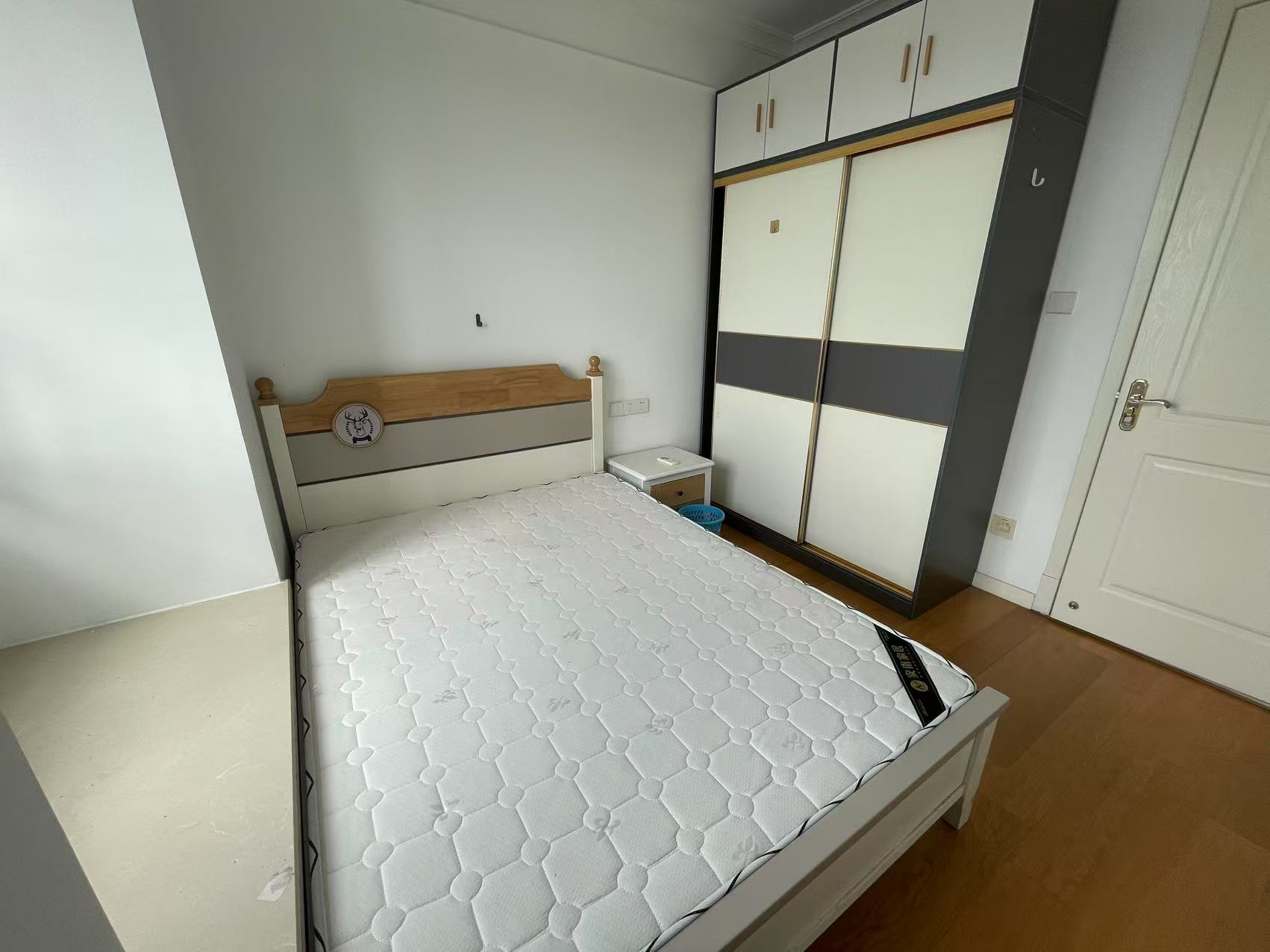 中海碧林湾 3室2厅2卫 108m&sup2;