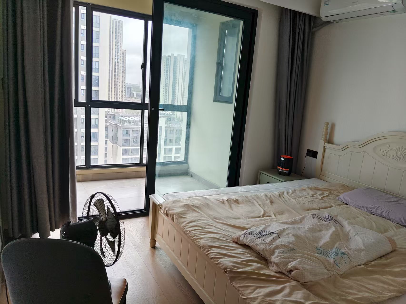 万科翡翠公园 3室2厅2卫 117m&sup2;