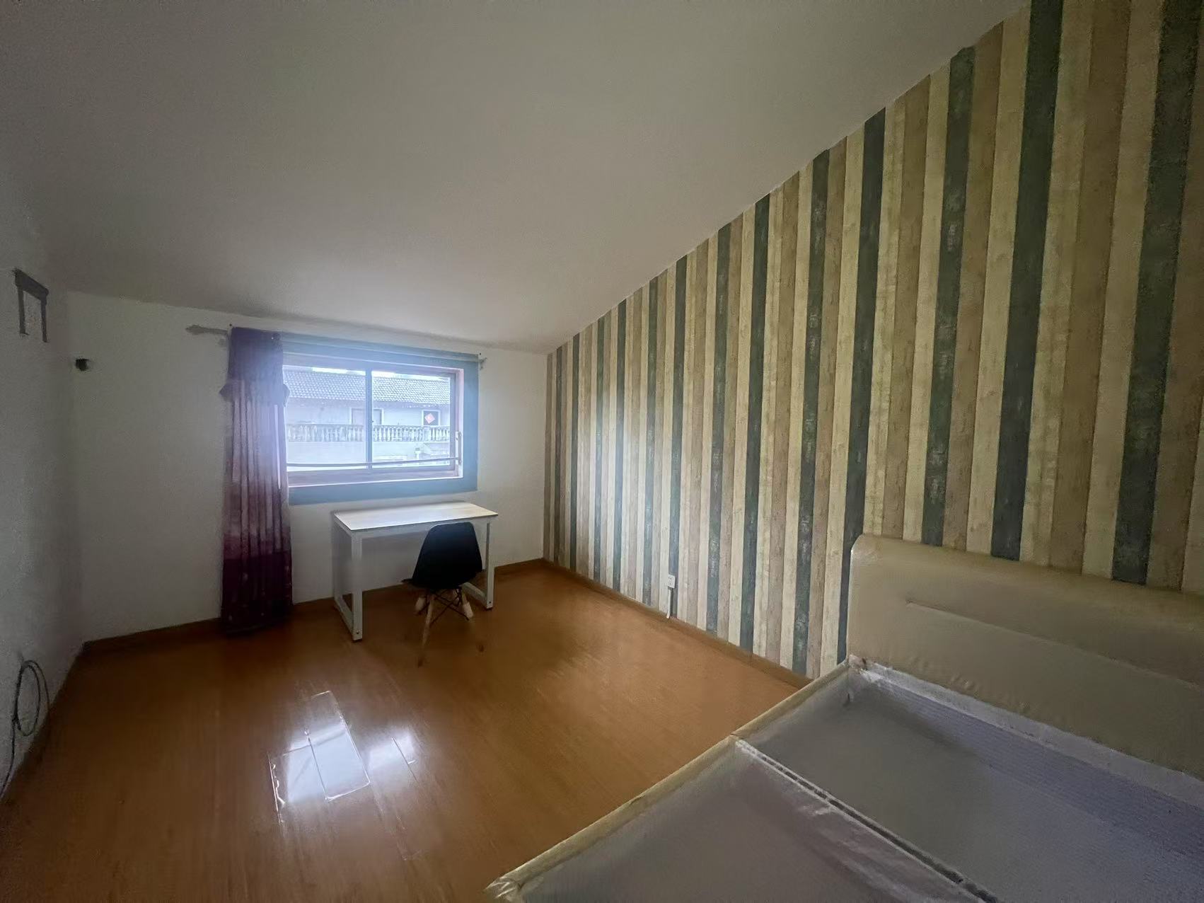 天都花苑 3室2厅2卫 202m&sup2;