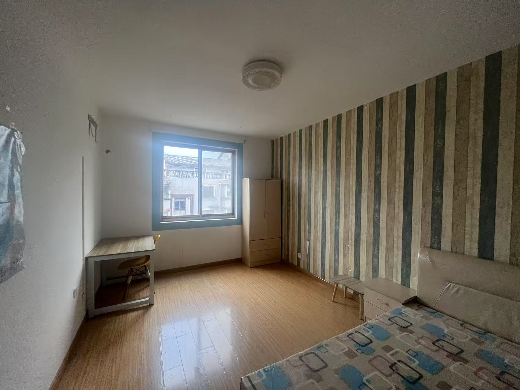 天都花苑 3室2厅2卫 202m&sup2;