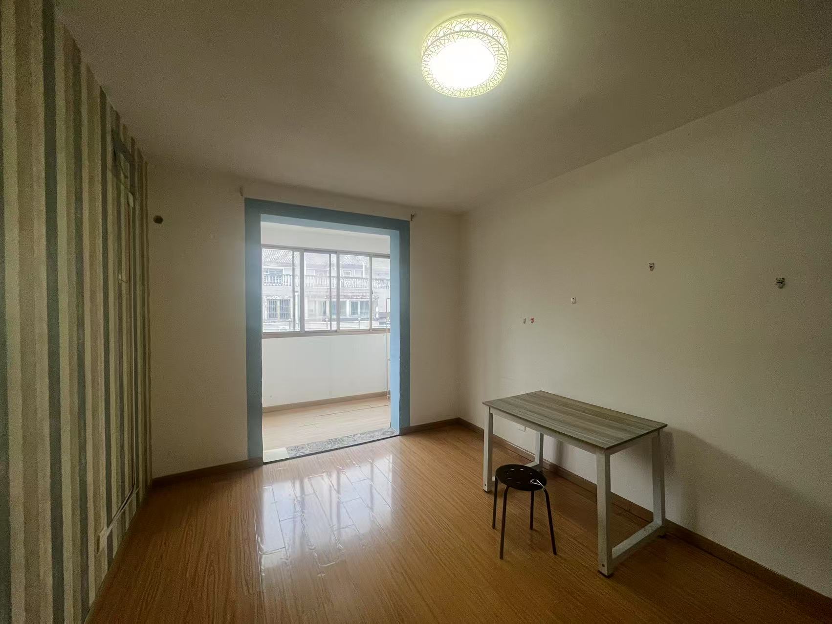 天都花苑 3室2厅2卫 202m&sup2;