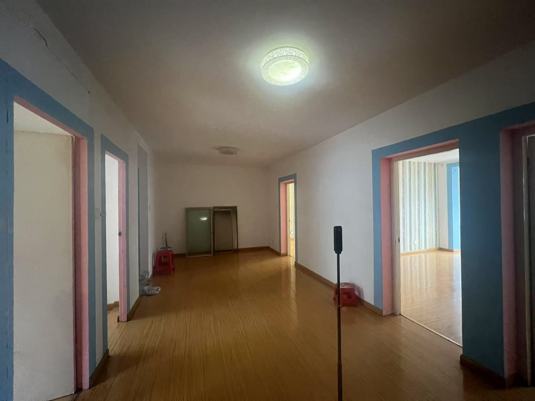 天都花苑 3室2厅2卫 202m&sup2;