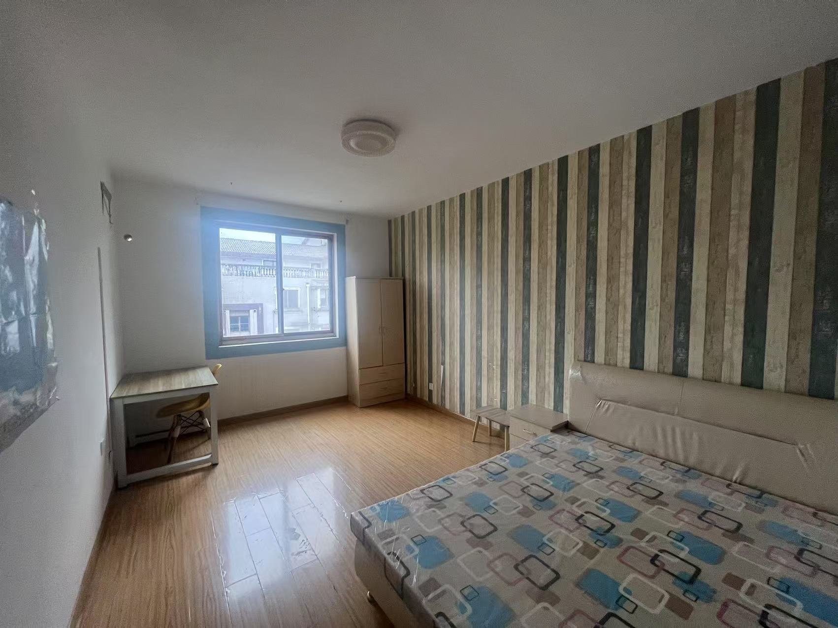 天都花苑 3室2厅2卫 202m&sup2;