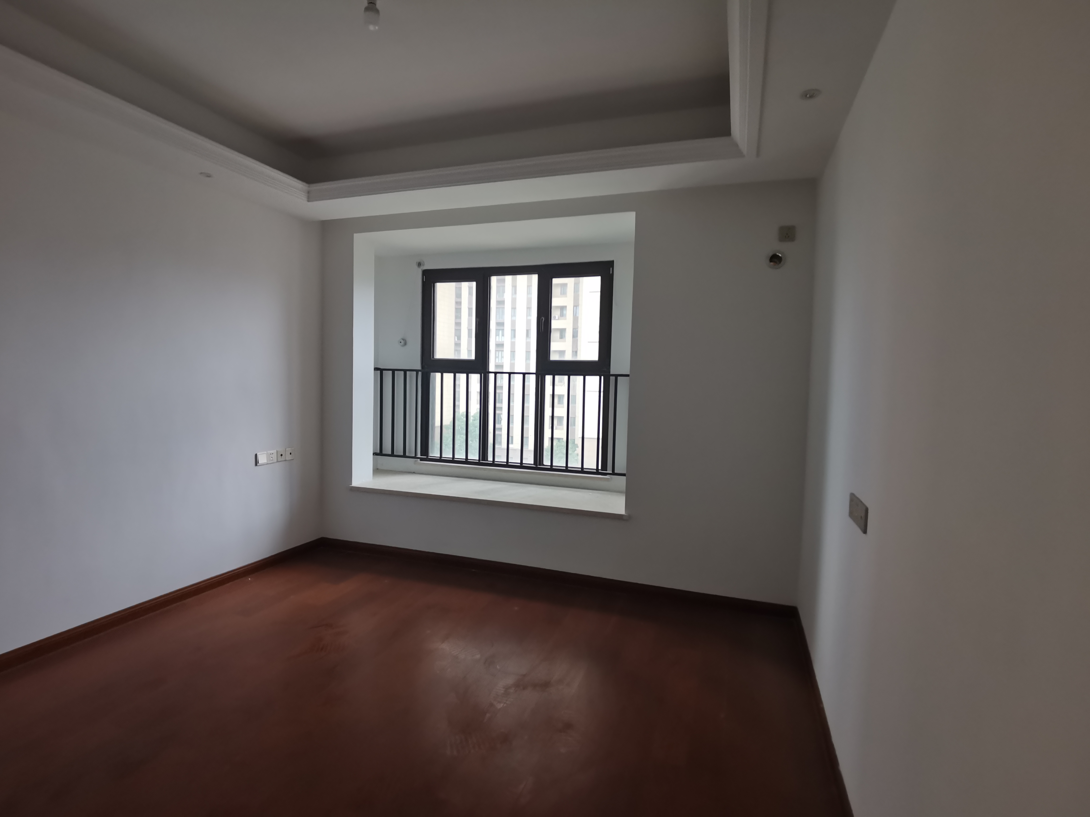 富力院士廷 3室2厅2卫 136m&sup2;