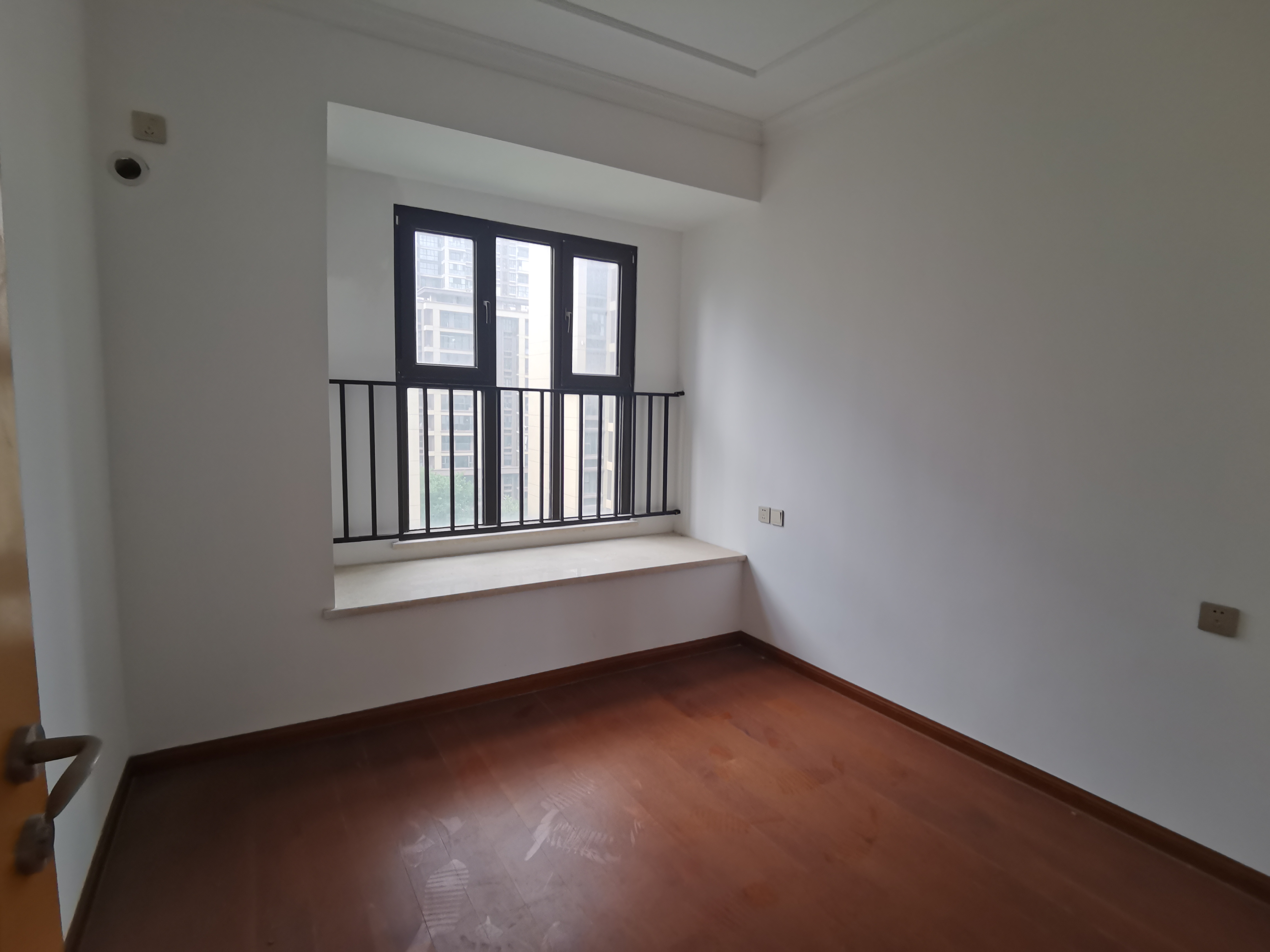 富力院士廷 3室2厅2卫 136m&sup2;