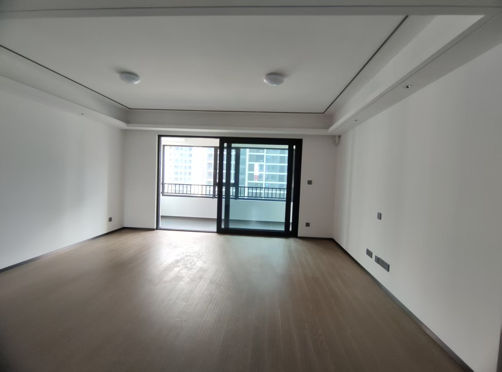 滨江道静园 3室2厅2卫 128m&sup2;