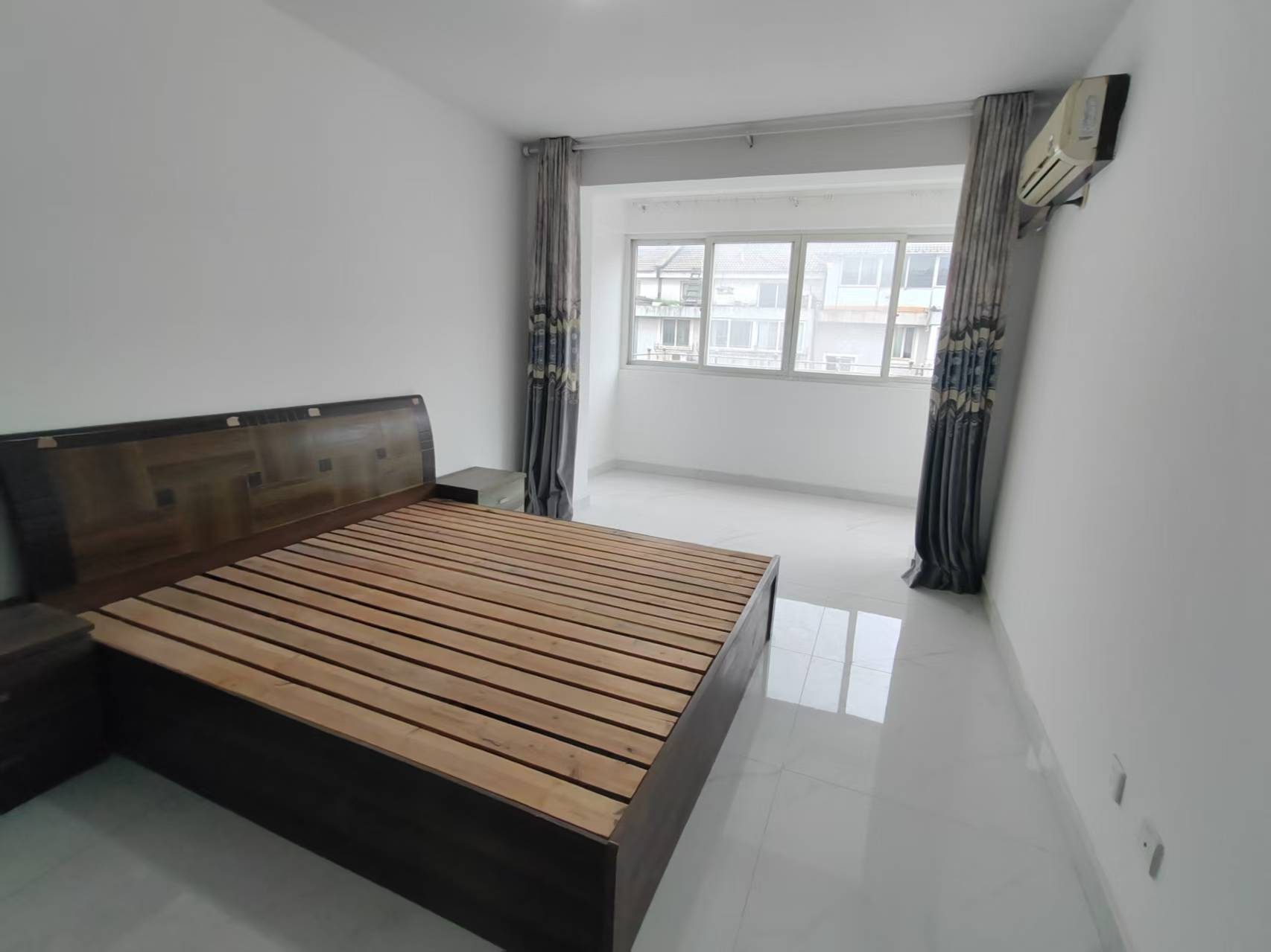 虹桥新苑东区 2室1厅1卫 110.00m&sup2;