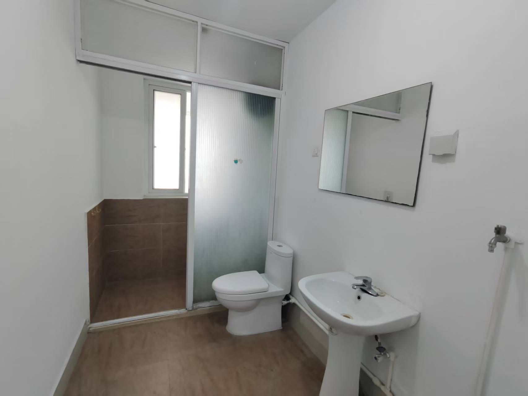 虹桥新苑东区 2室1厅1卫 110.00m&sup2;