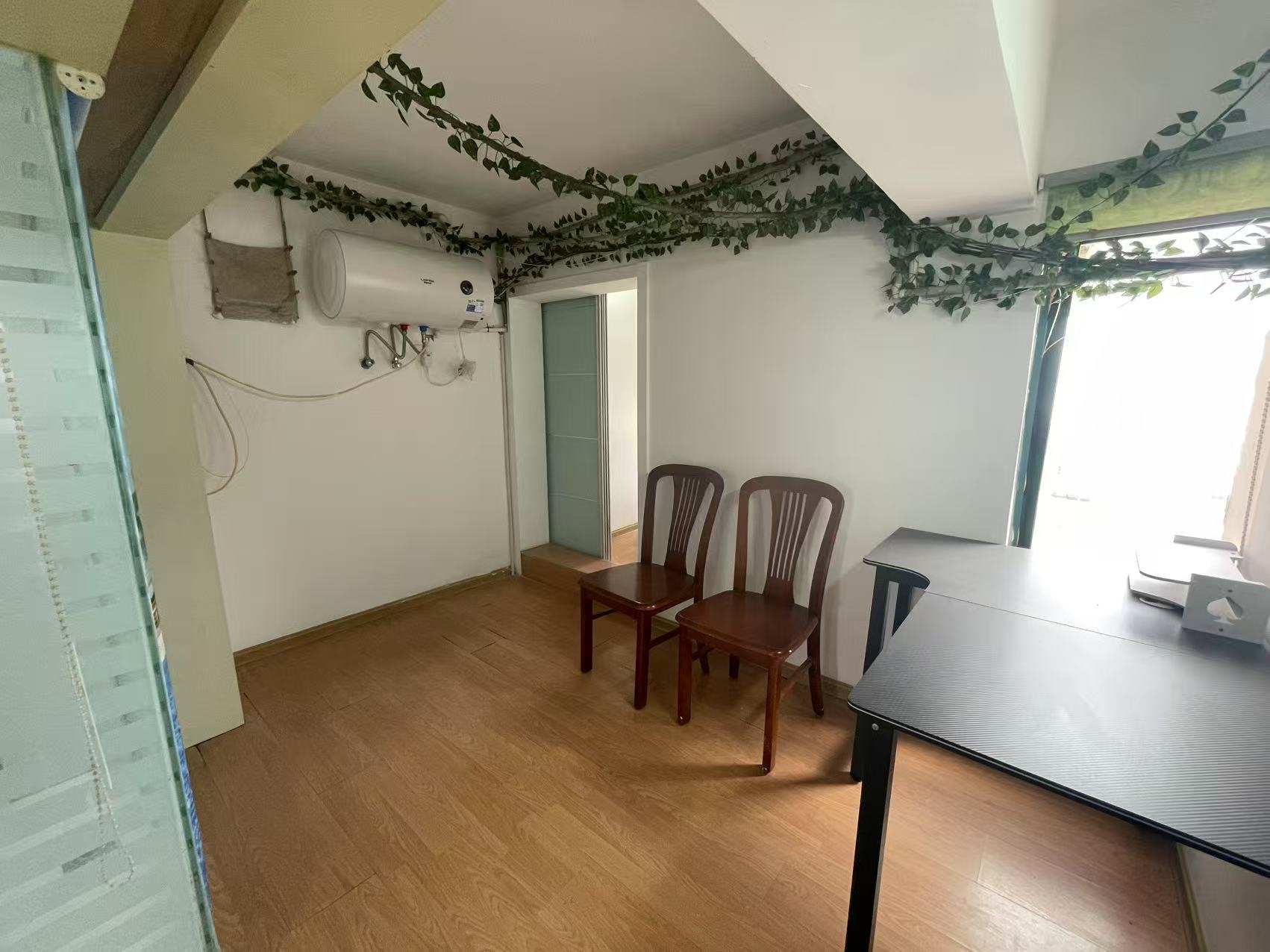 奥特莱斯 3室2厅2卫 110m&sup2;