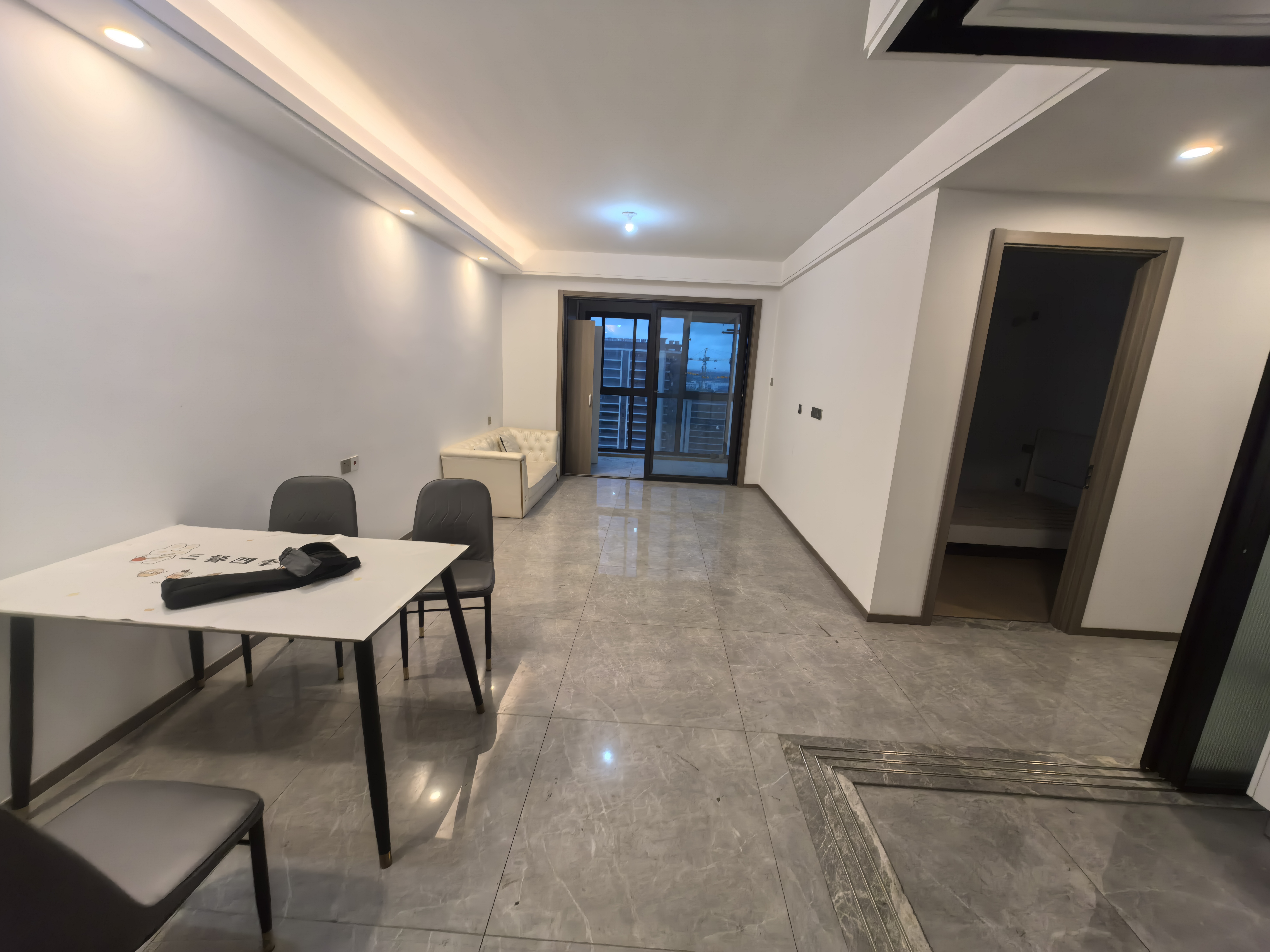 华禧铭苑 3室2厅1卫 93m&sup2;