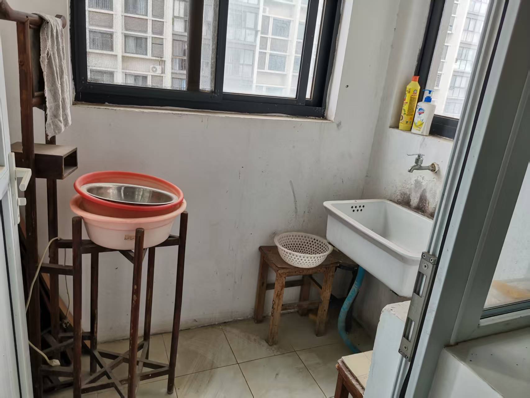 陆洪小镇街区 2室1厅1卫 90m&sup2;