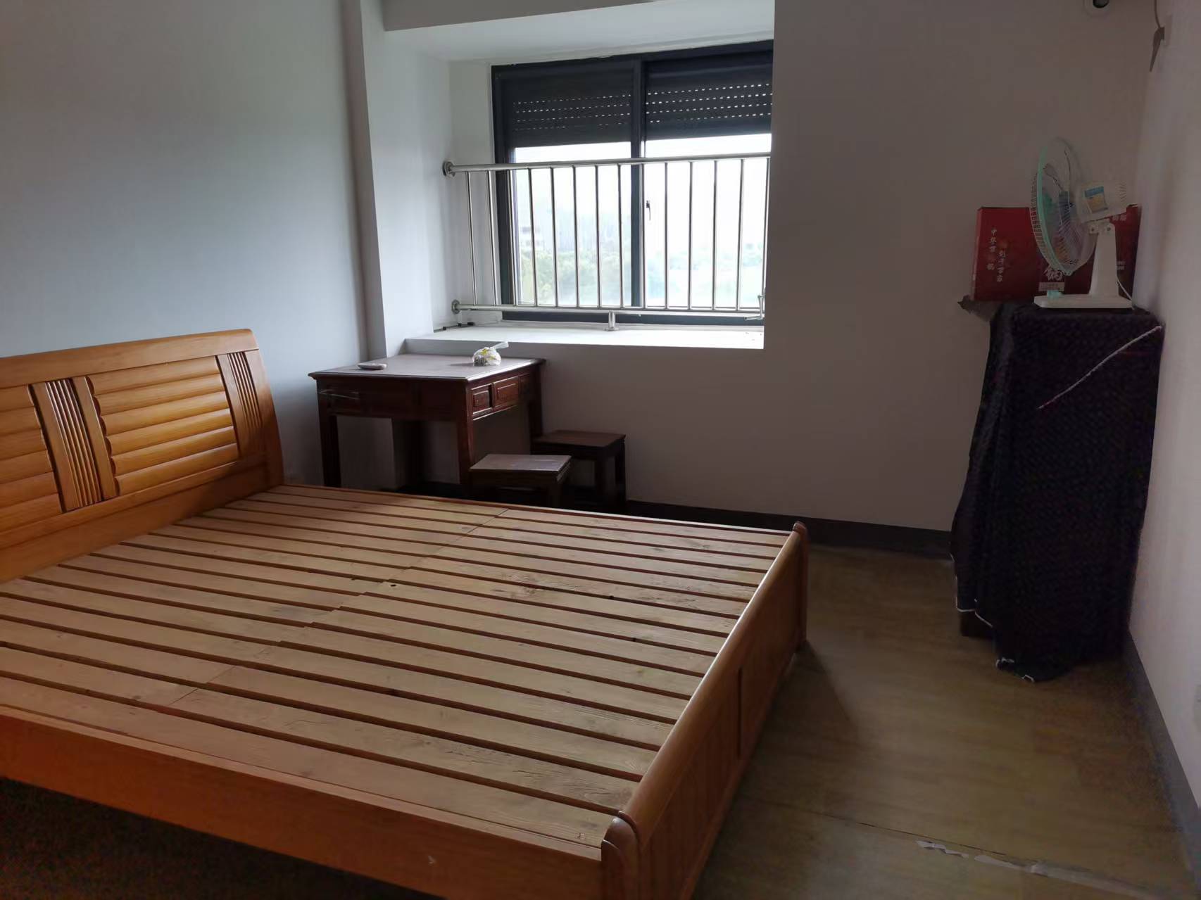 陆洪小镇街区 2室1厅1卫 90m&sup2;