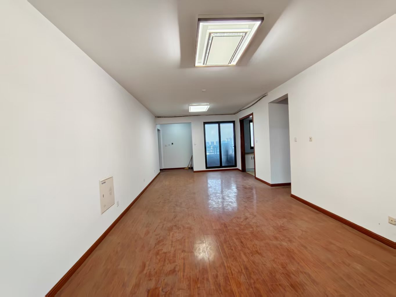 保利香槟国际 4室2厅2卫 153m&sup2;