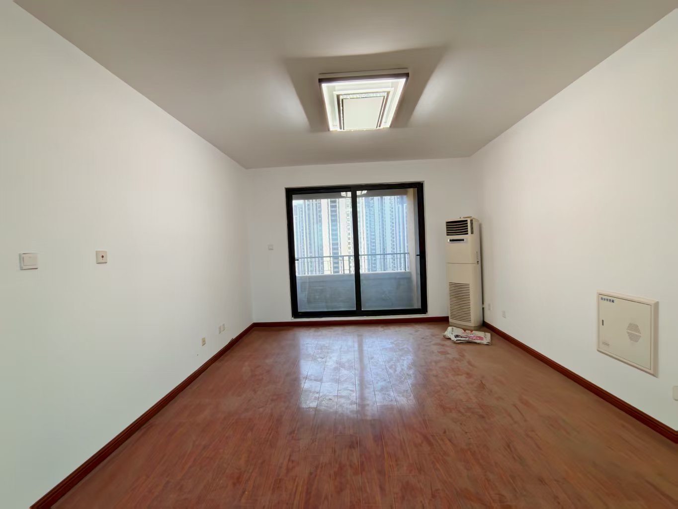 保利香槟国际 4室2厅2卫 153m&sup2;