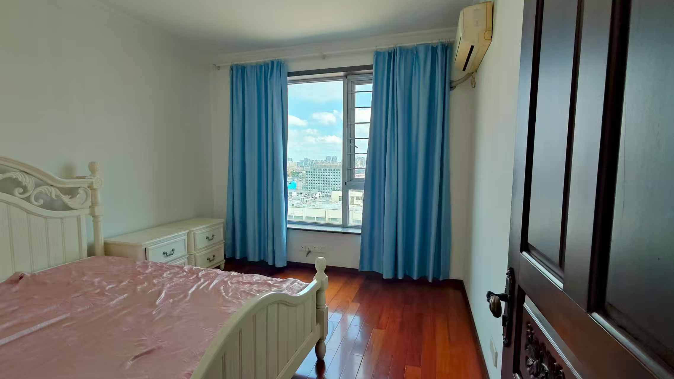 江海名苑南区 3室2厅2卫 165m&sup2;