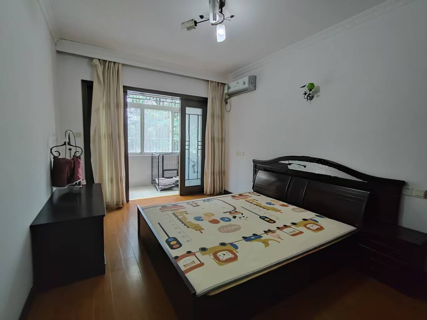 新建路新村(新建花苑) 3室1厅1卫 105.00m&sup2;