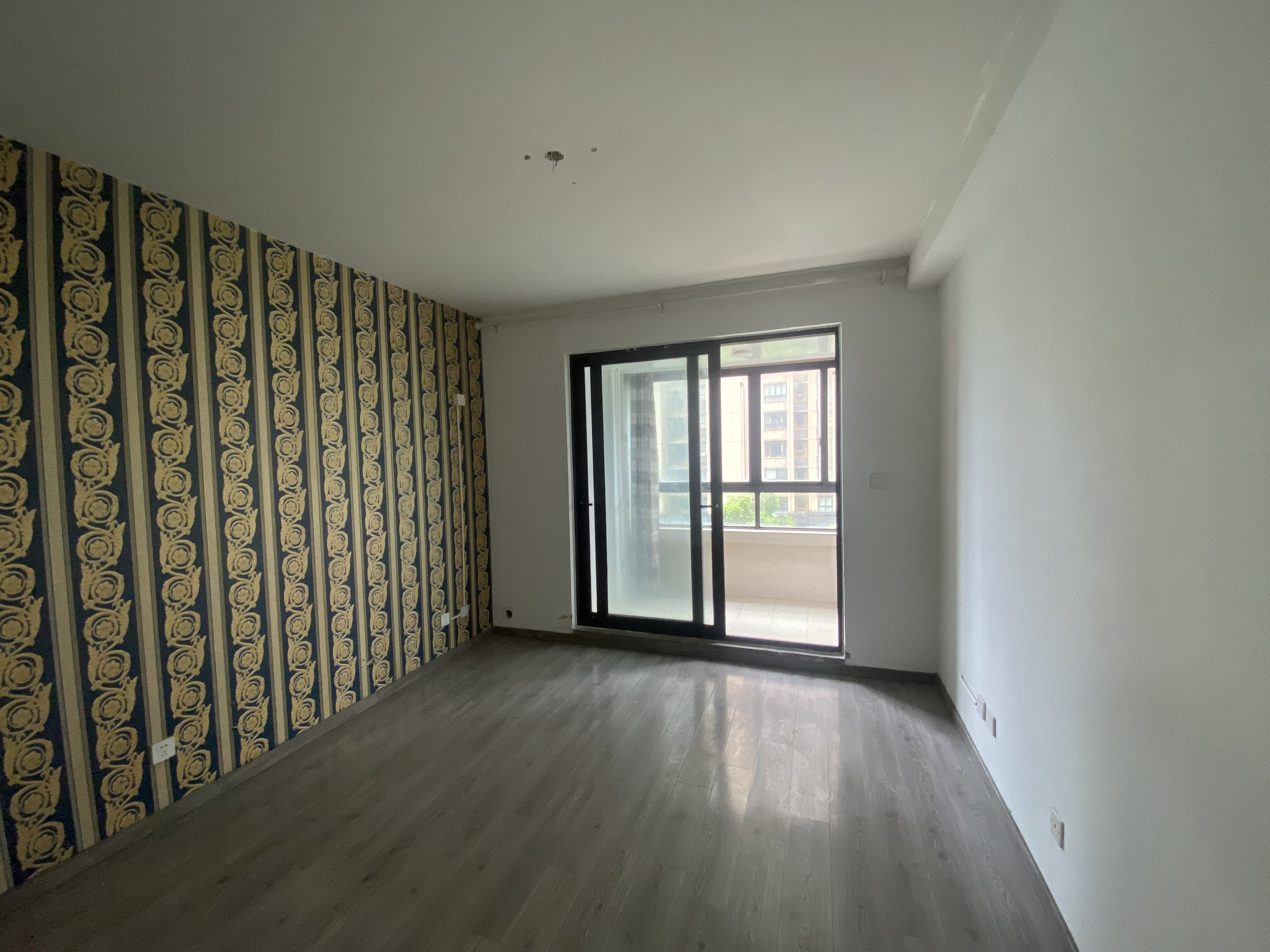 保利香槟国际 4室1厅1卫 100.79m&sup2;