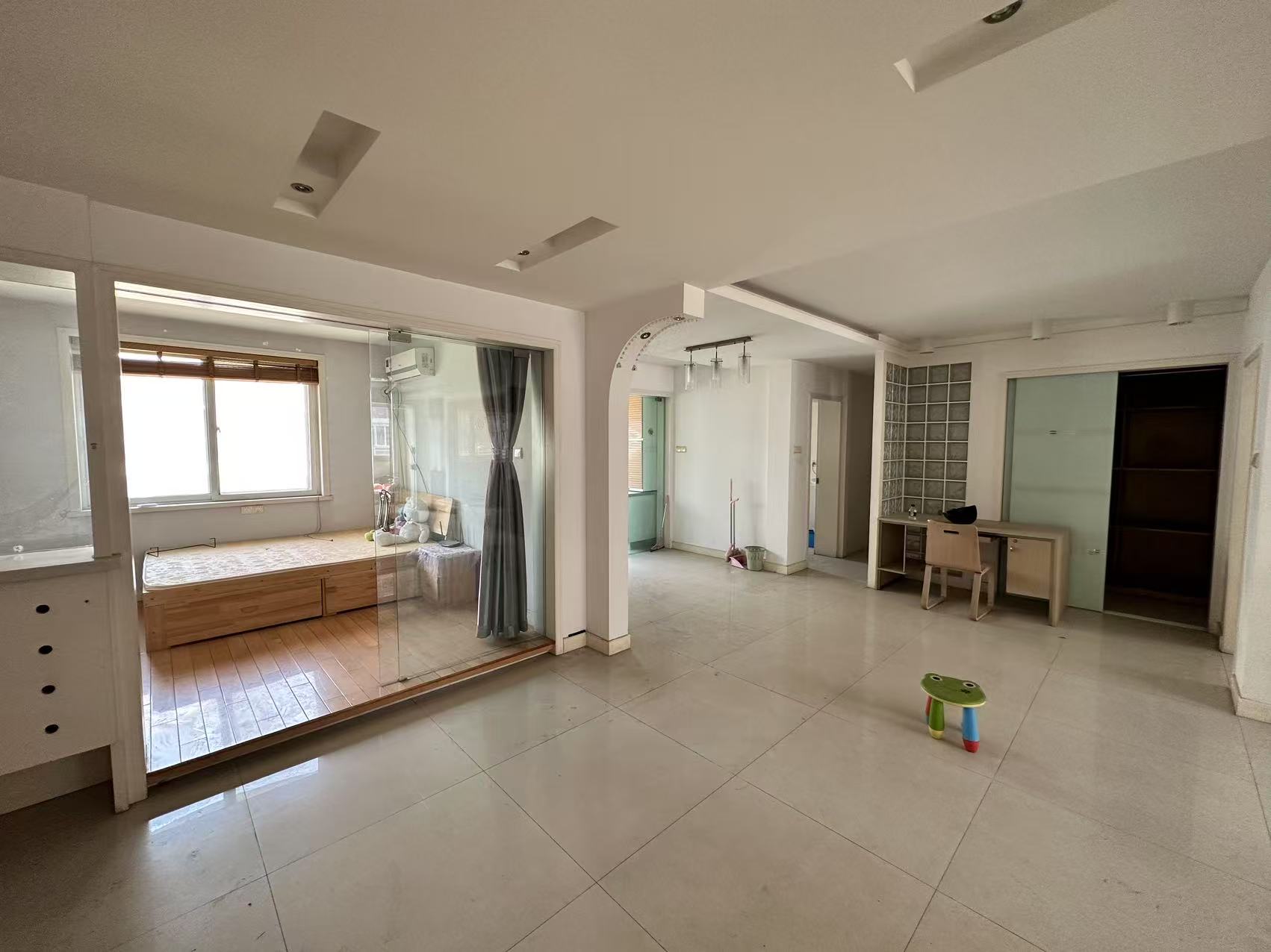 文峰花苑 3室2厅2卫 129m&sup2;