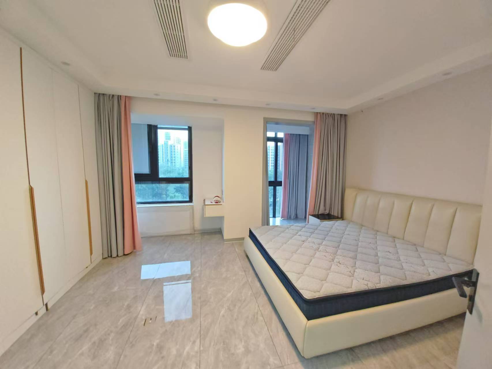 中兴兰溪荟 4室2厅3卫 181.14m&sup2;