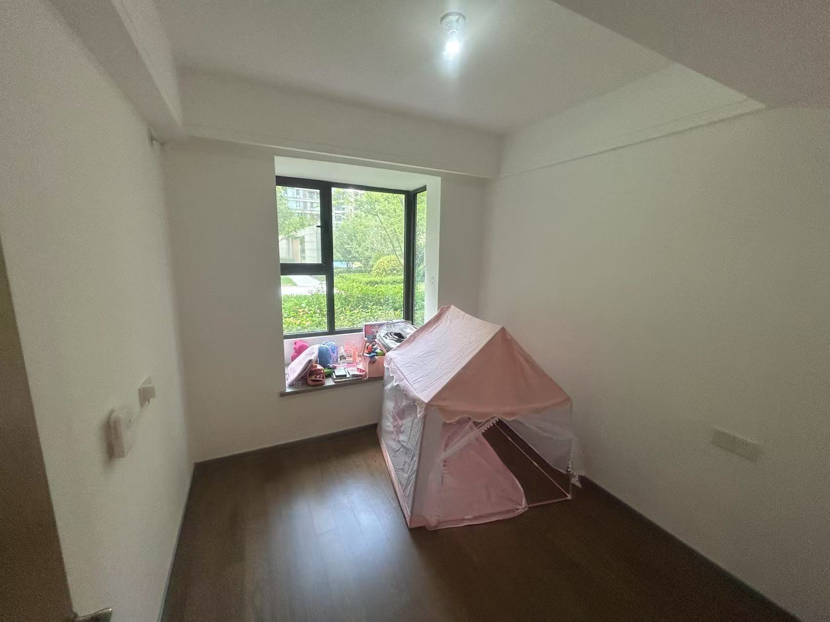 远创宸樾 3室2厅2卫 290.00m&sup2;