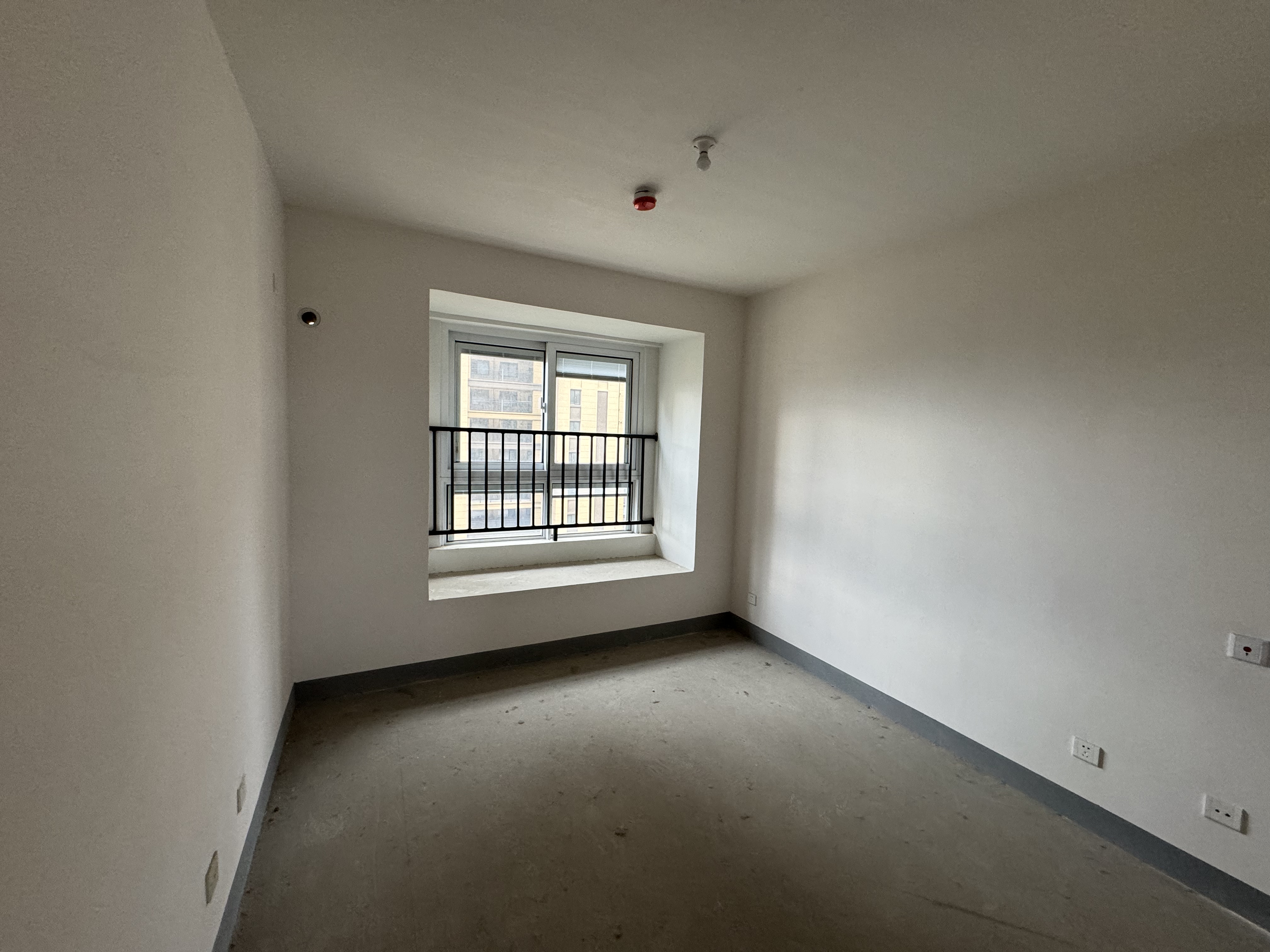 新城香溢紫郡 3室1厅1卫 97m&sup2;