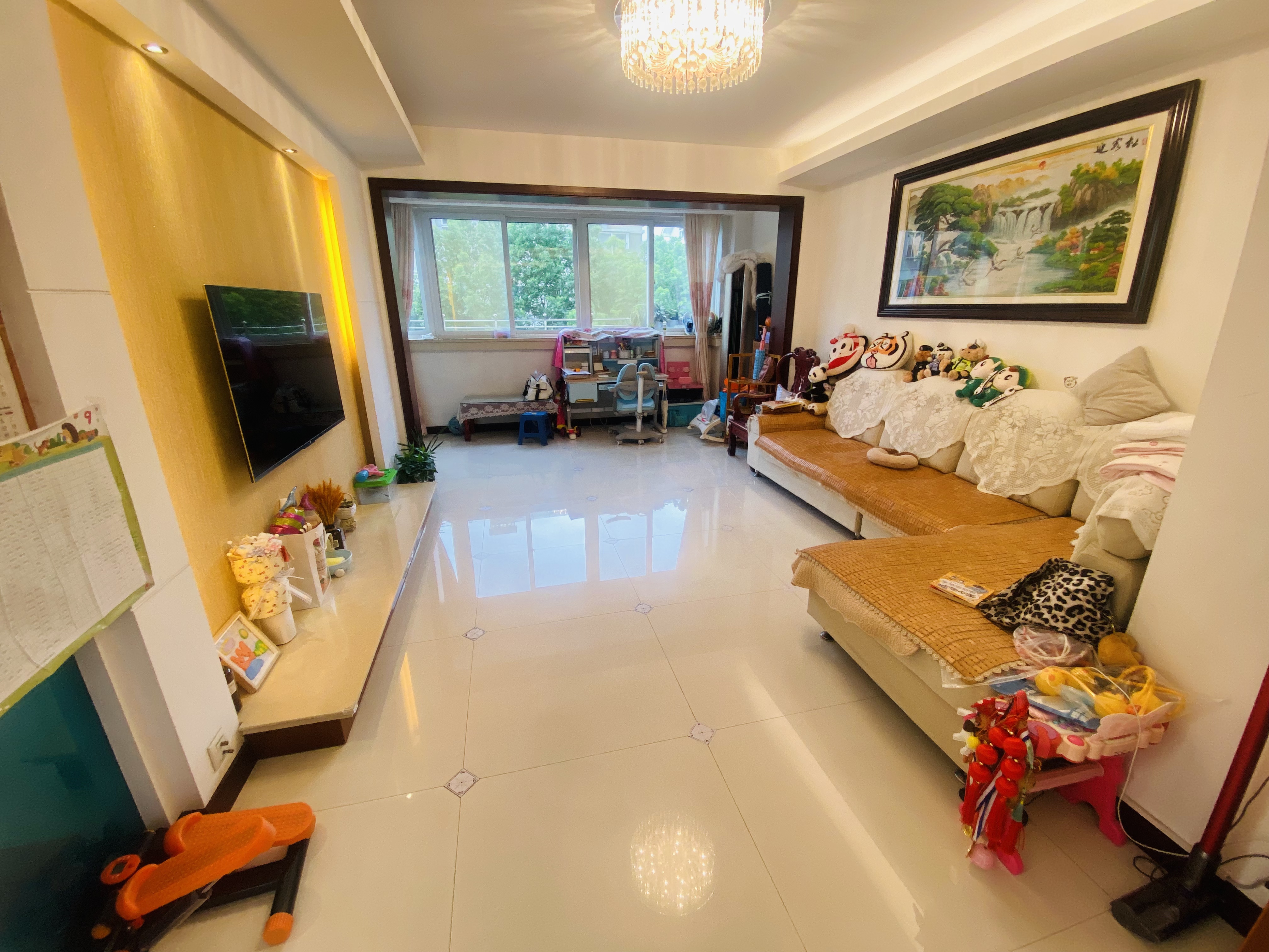 春晖花园 4室2厅1卫 140m&sup2;