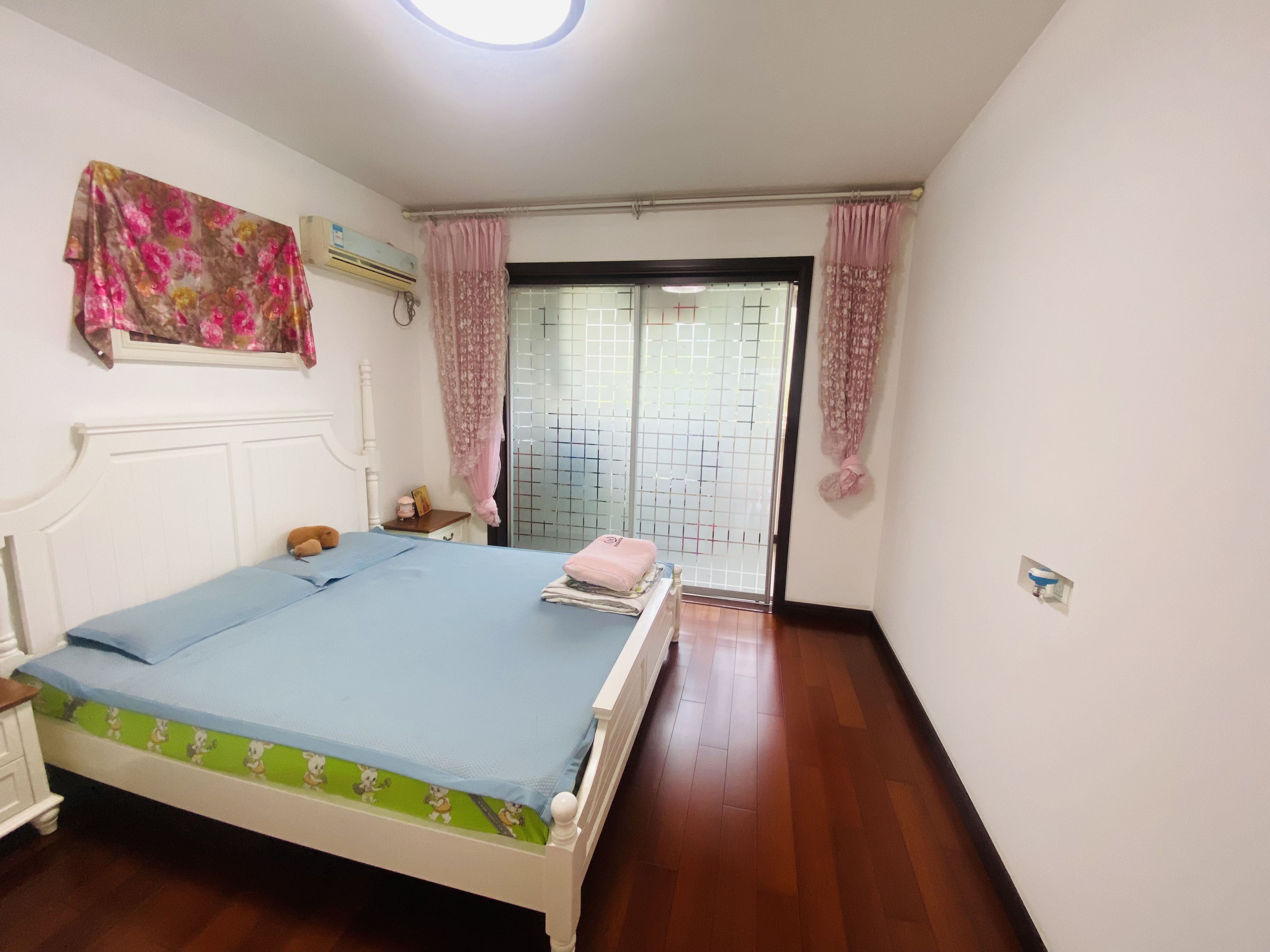 春晖花园 4室2厅1卫 140m&sup2;