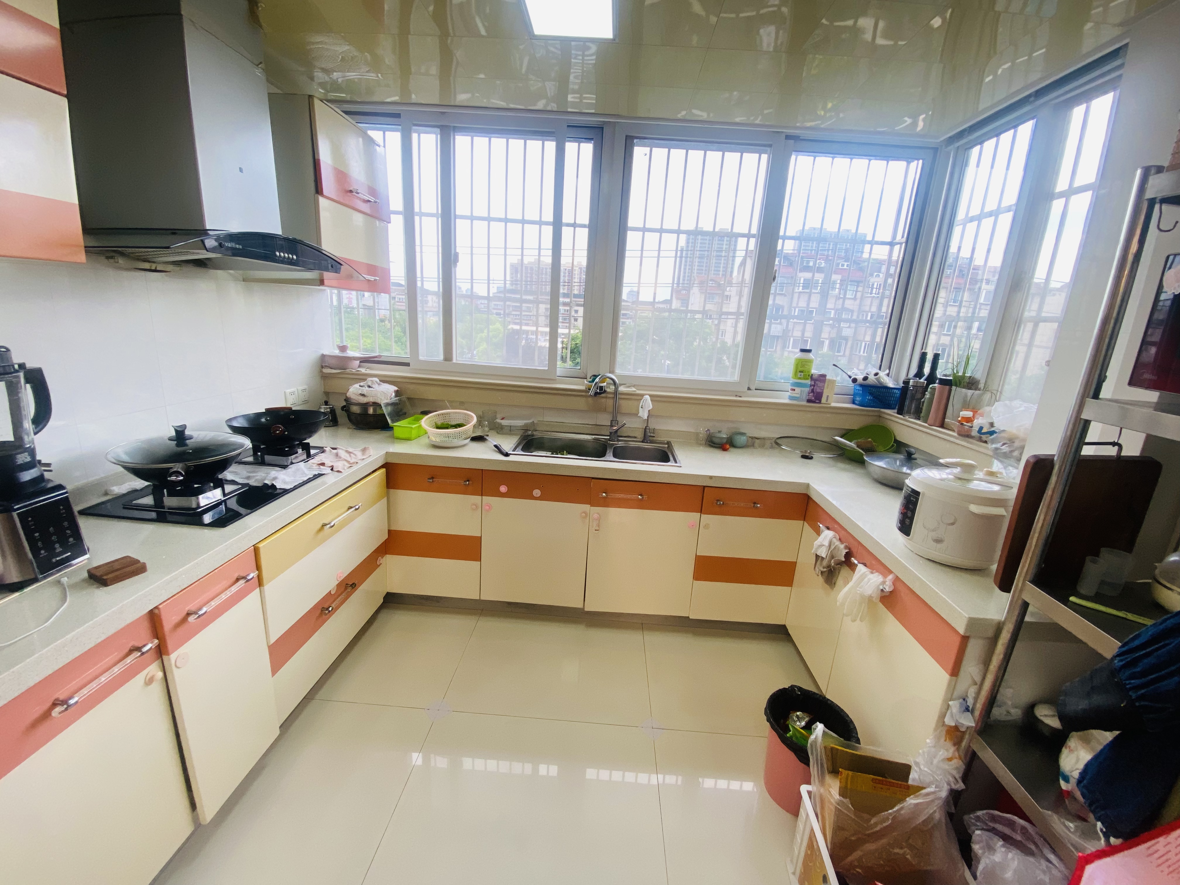 春晖花园 4室2厅1卫 140m&sup2;