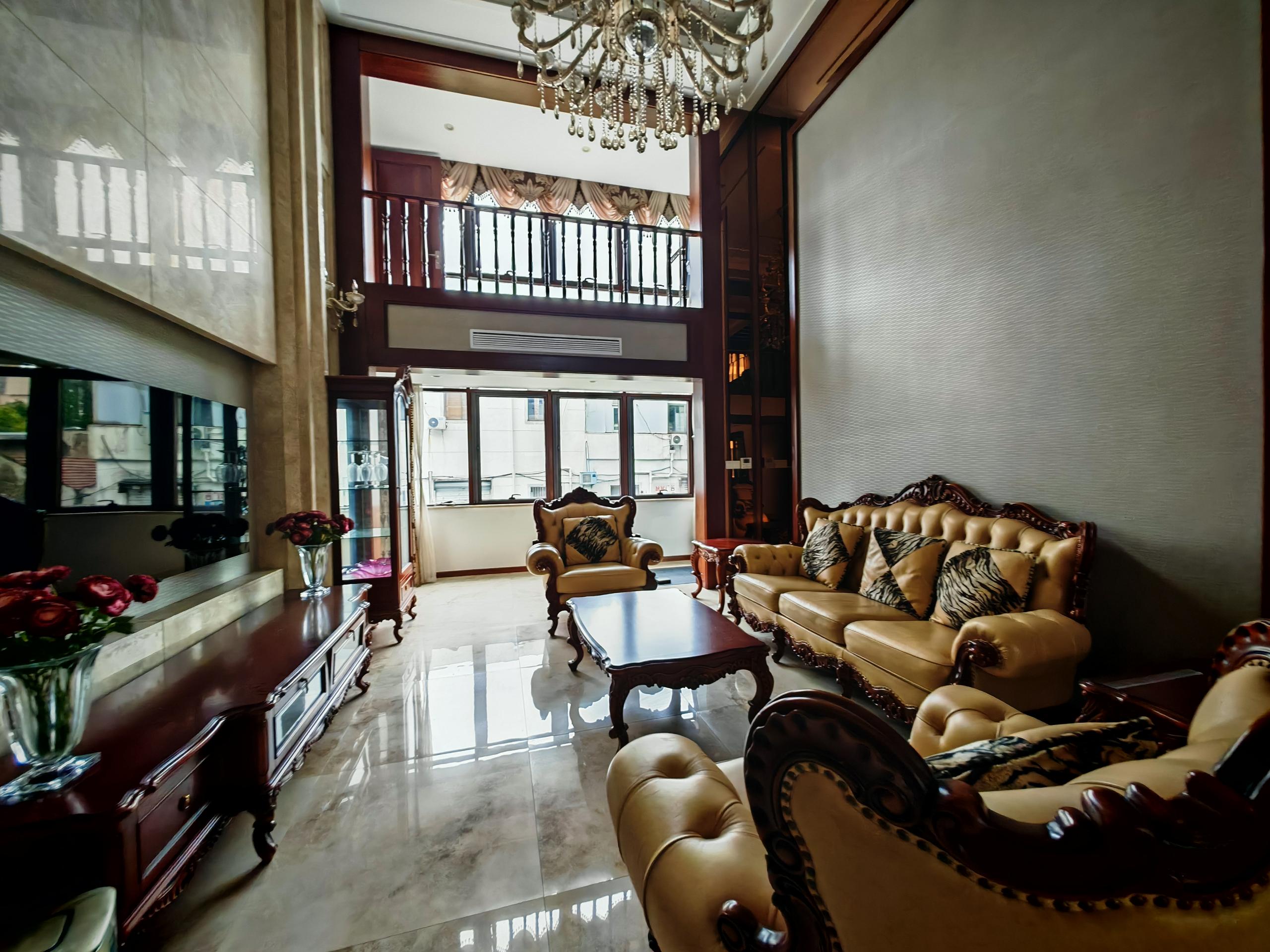 金飞达名郡 4室2厅5卫 218.73m&sup2;