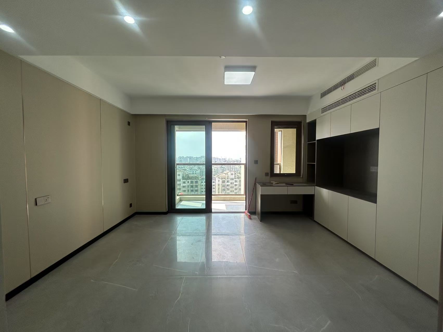 阳光悦城 1室1厅1卫 54m&sup2;