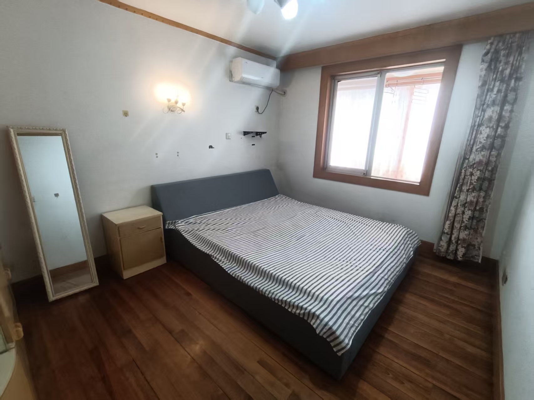 濠东路63号 3室1厅1卫 90m&sup2;