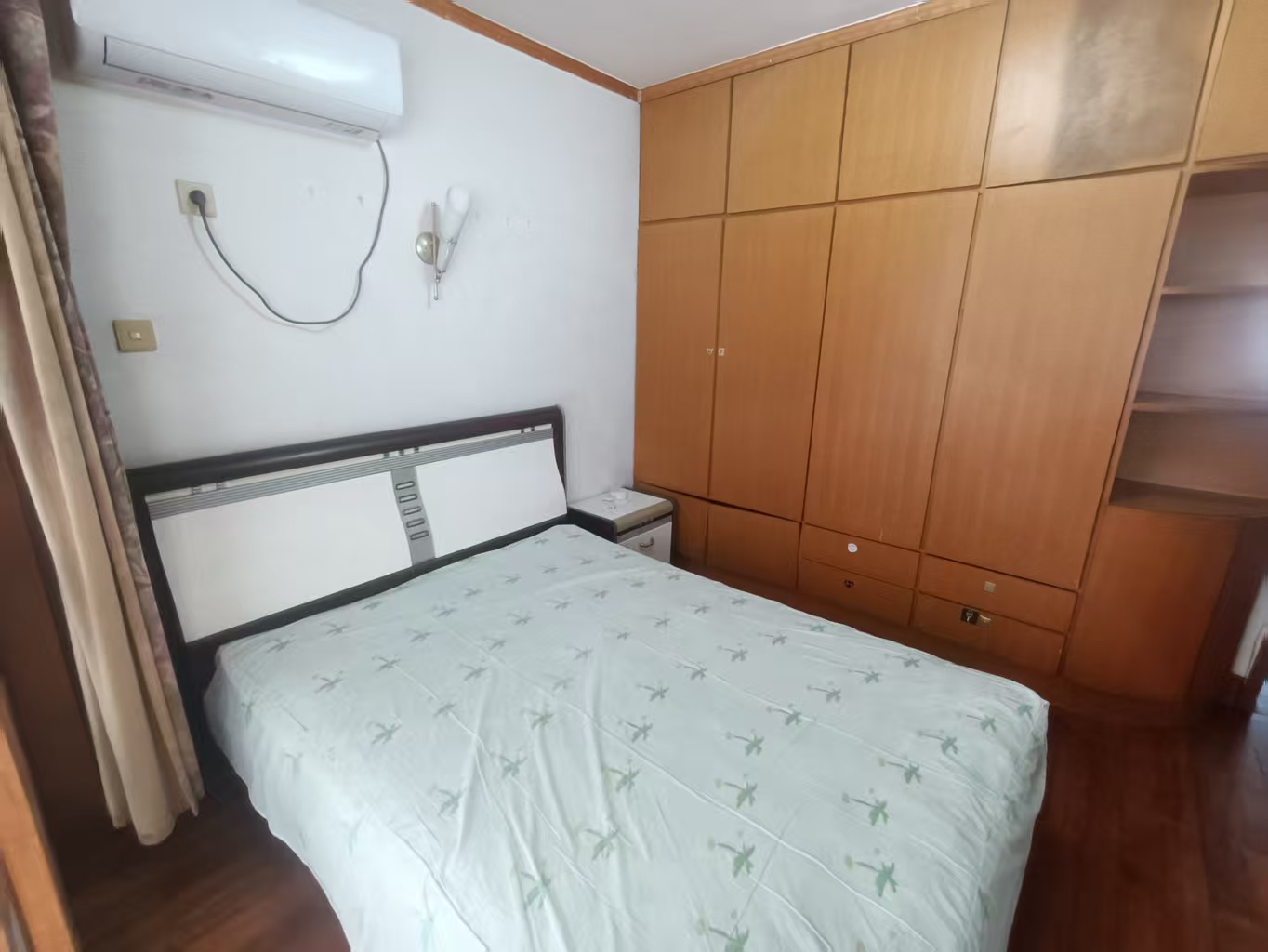 濠东路63号 3室1厅1卫 90m&sup2;