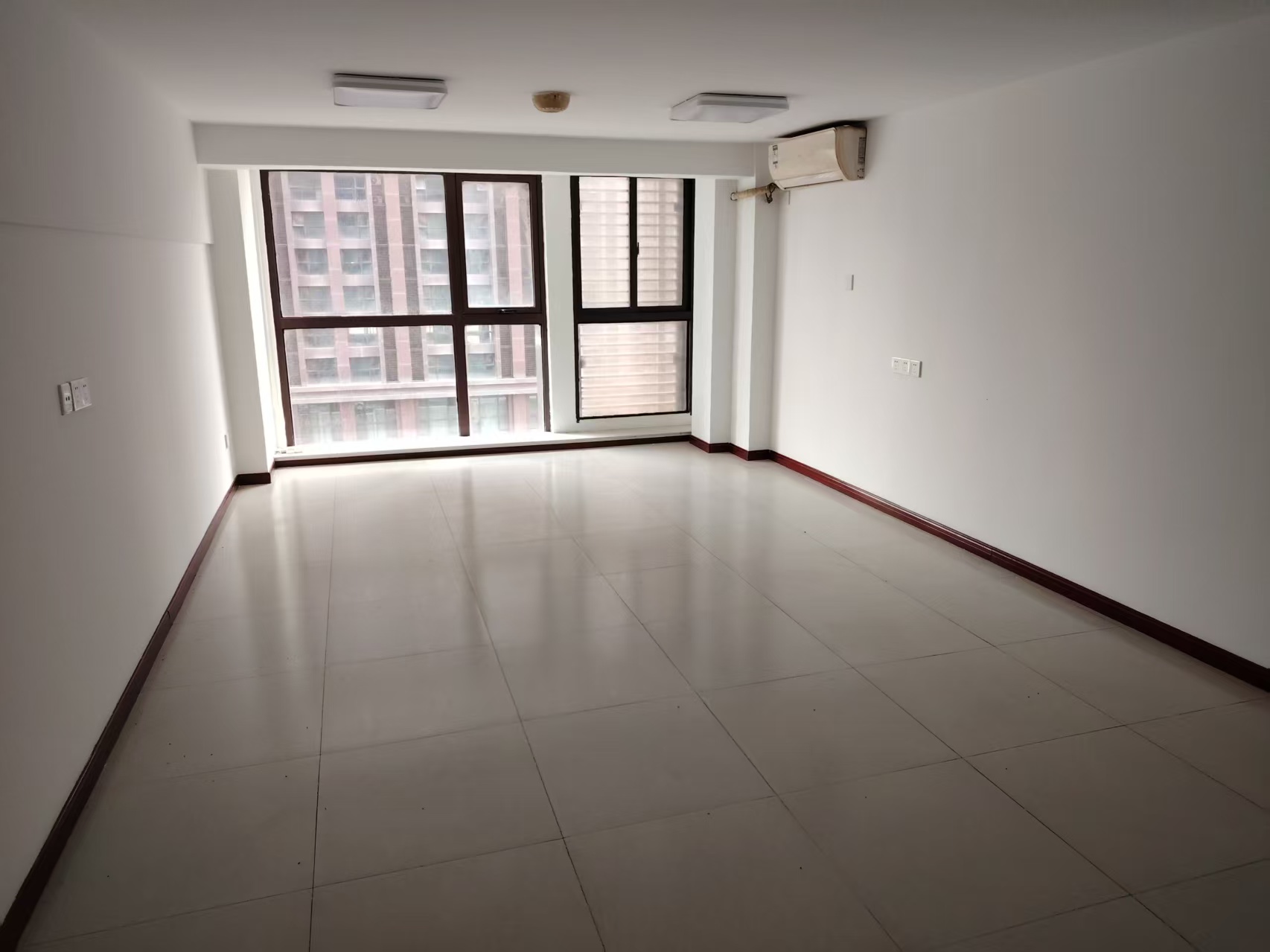 恒隆国际 2室1厅2卫 69.00m&sup2;