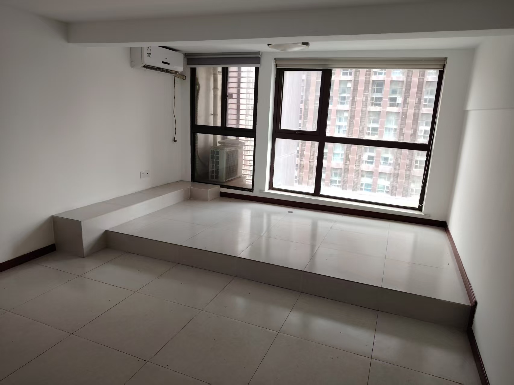 恒隆国际 2室1厅2卫 69.00m&sup2;