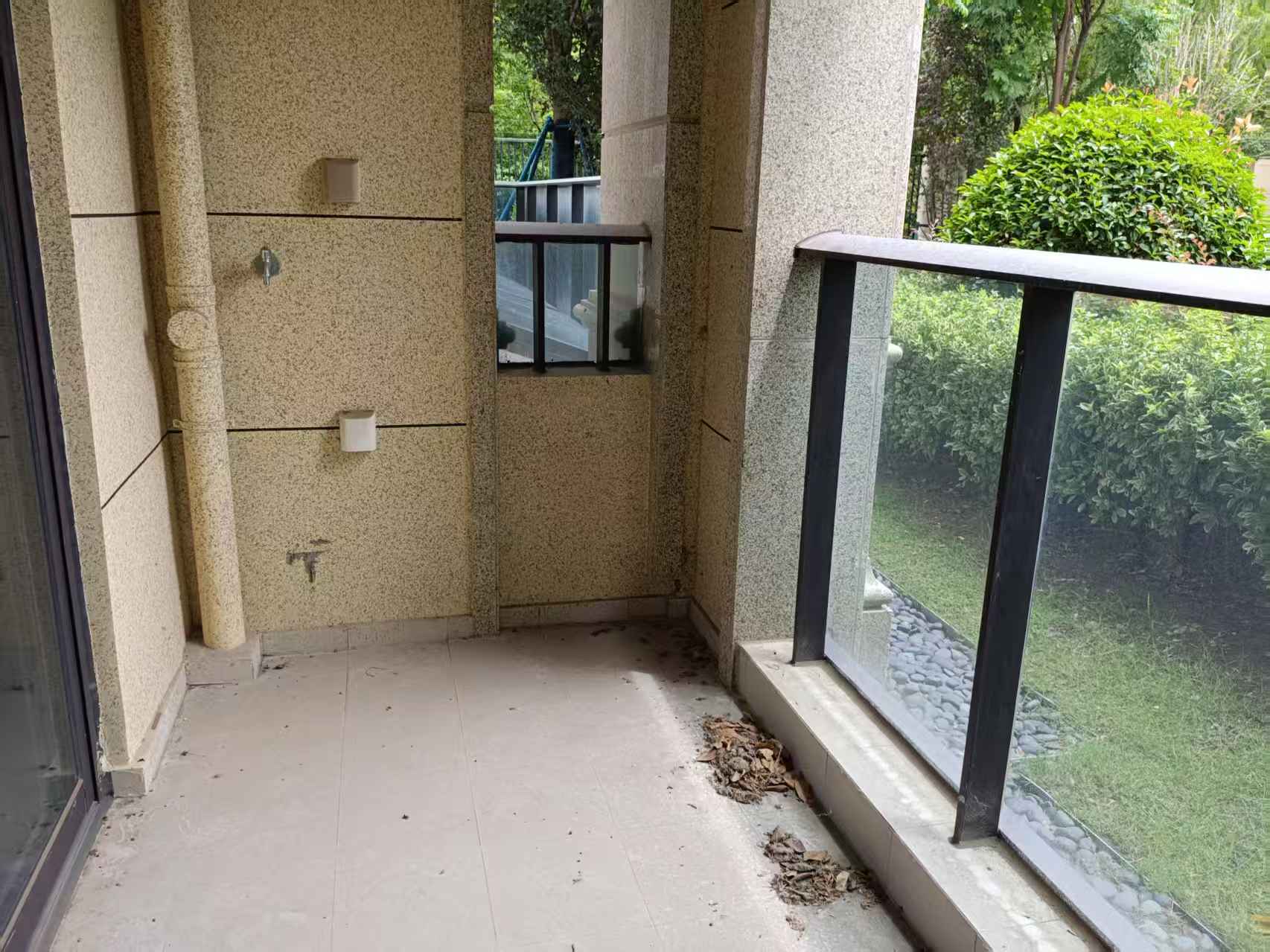绿城&middot;诚园 3室2厅2卫 318m&sup2;
