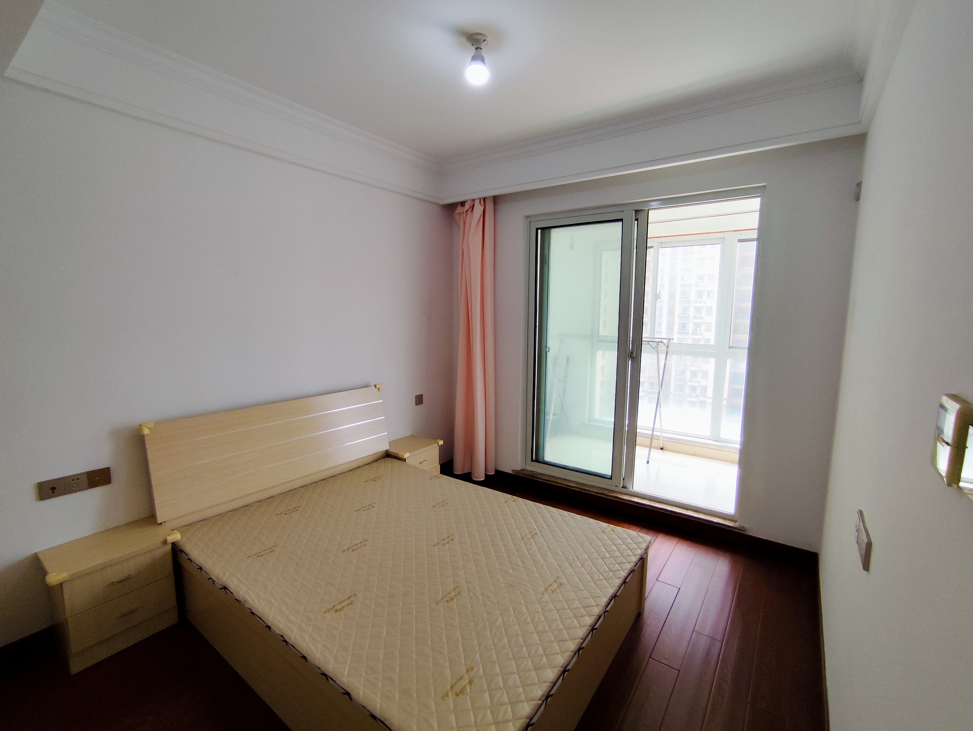 中南世纪花城三期 3室2厅2卫 132m&sup2;