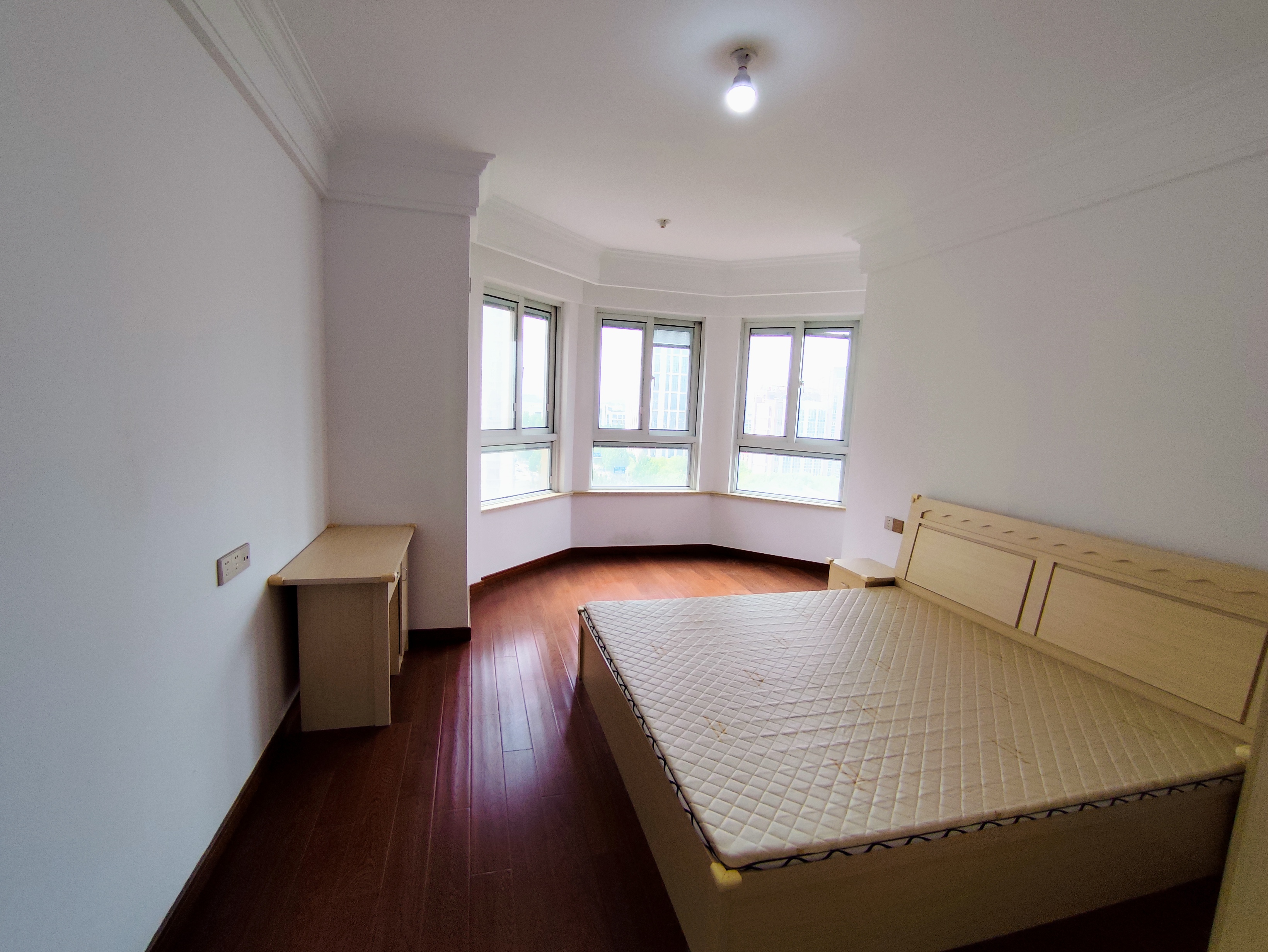 中南世纪花城三期 3室2厅2卫 132m&sup2;