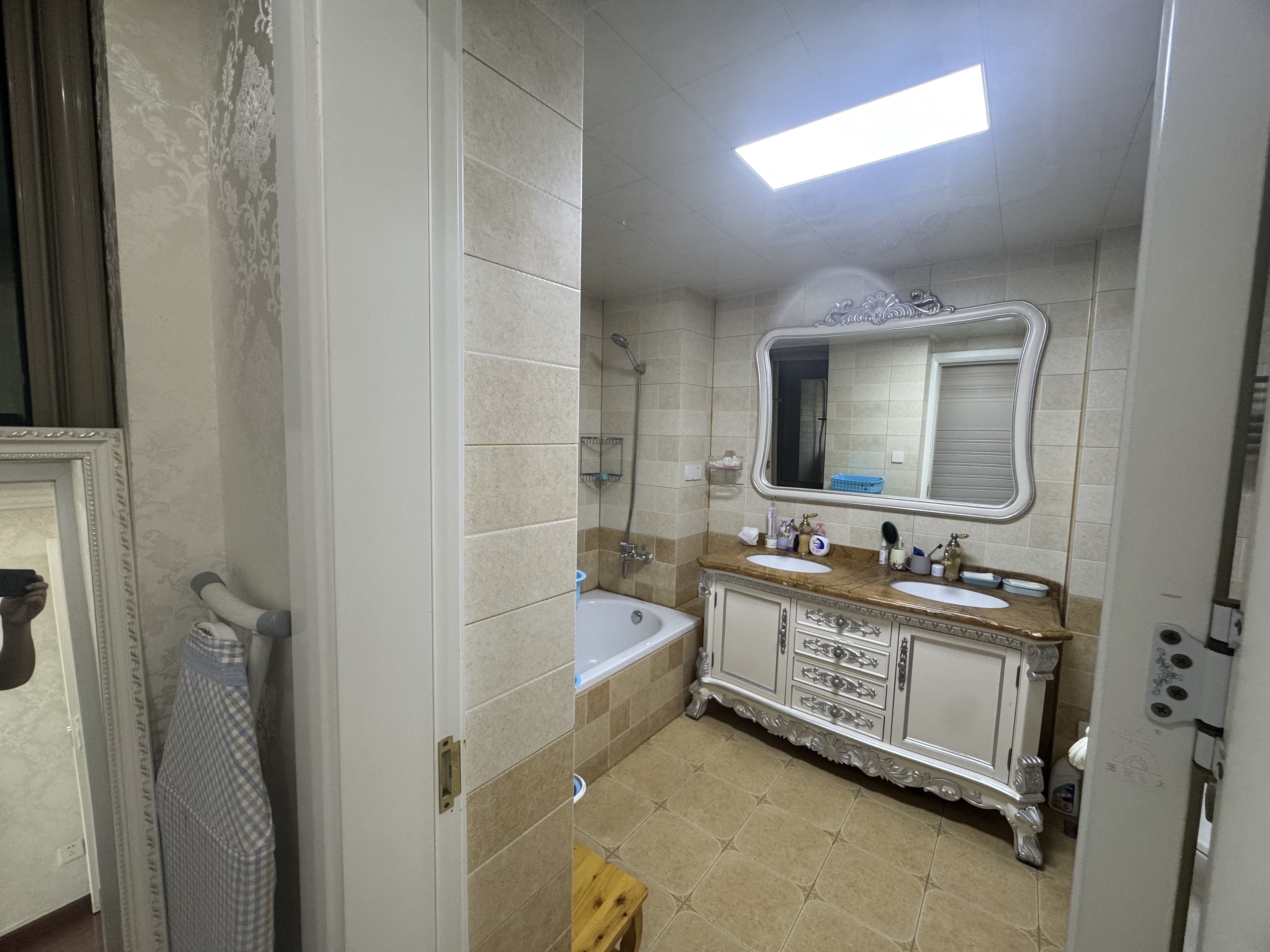 绿城玉兰公寓 3室2厅2卫 163.98m&sup2;