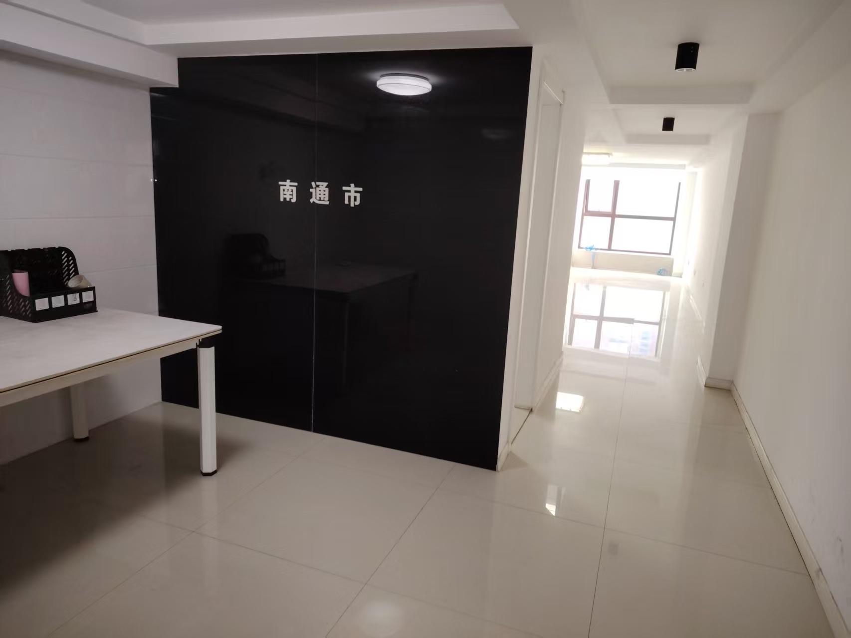 恒隆国际 3室1厅1卫 69m&sup2;